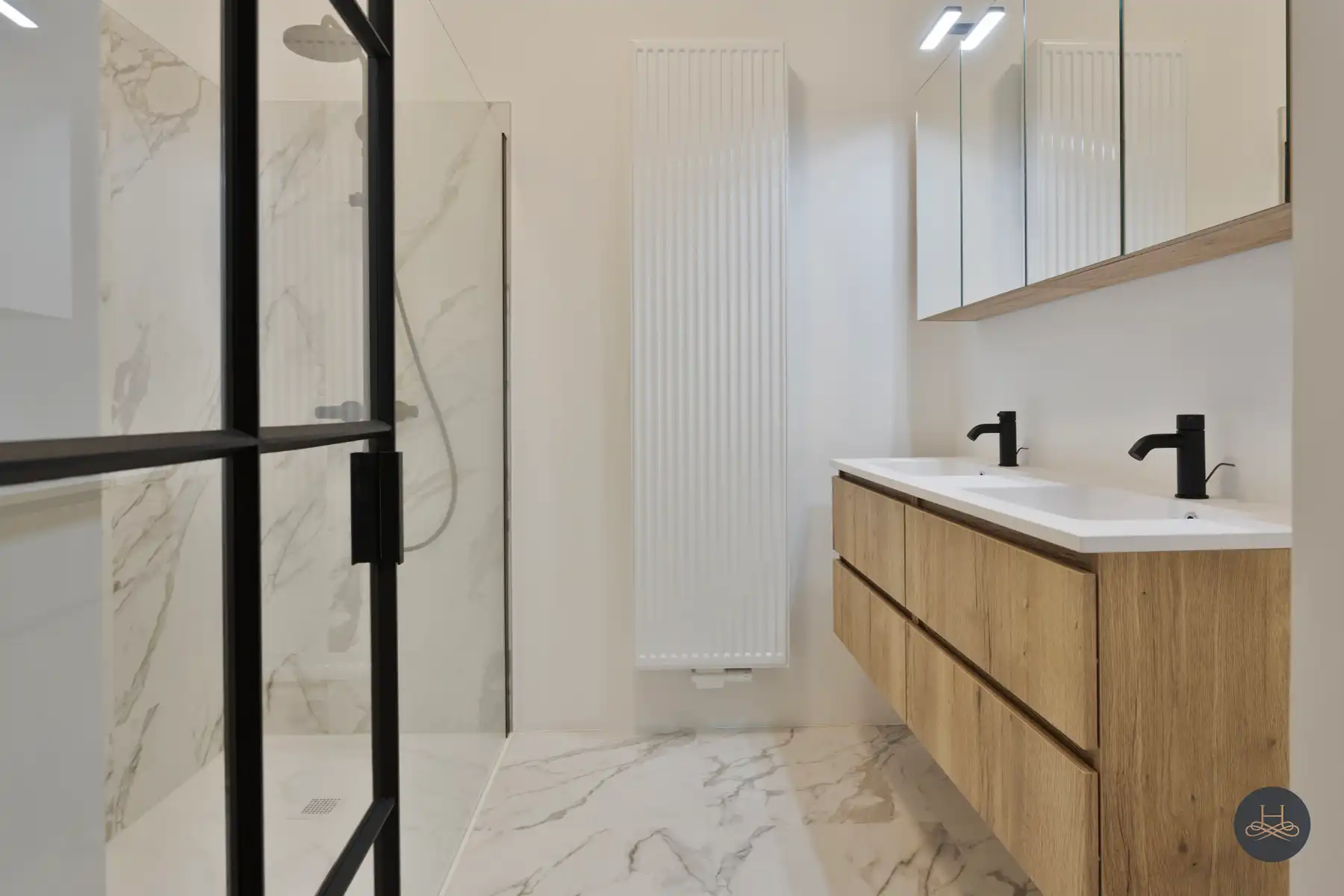 Nieuw luxeappartement met ruim terras foto 18