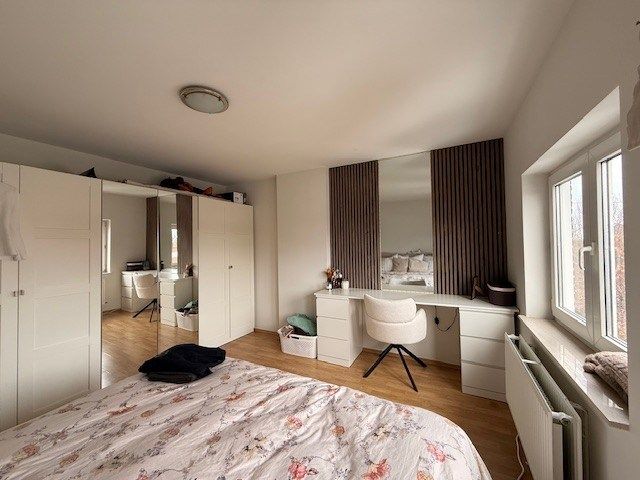 Een nette, comfortabele  gezinswoning met 3 slaapkamers, garage en tuin. foto 11