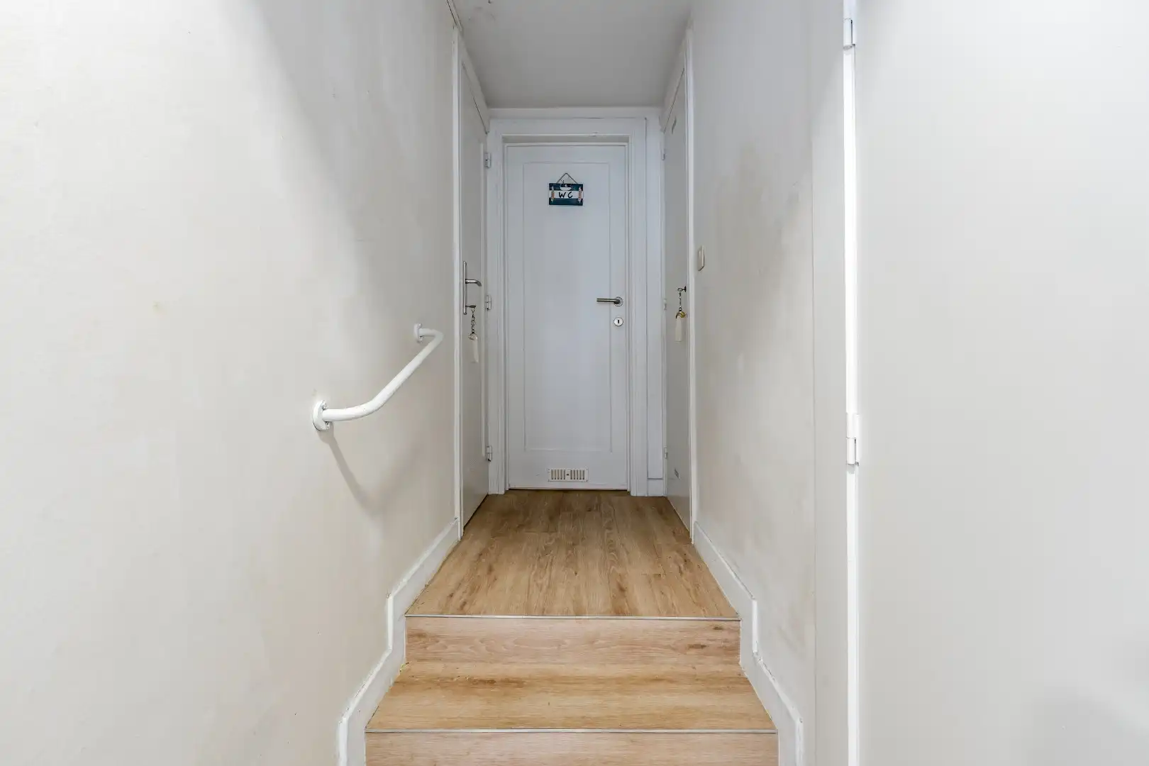 Stijlvol vernieuwd appartement, midden in het stad met lateraal zeezicht! foto 9