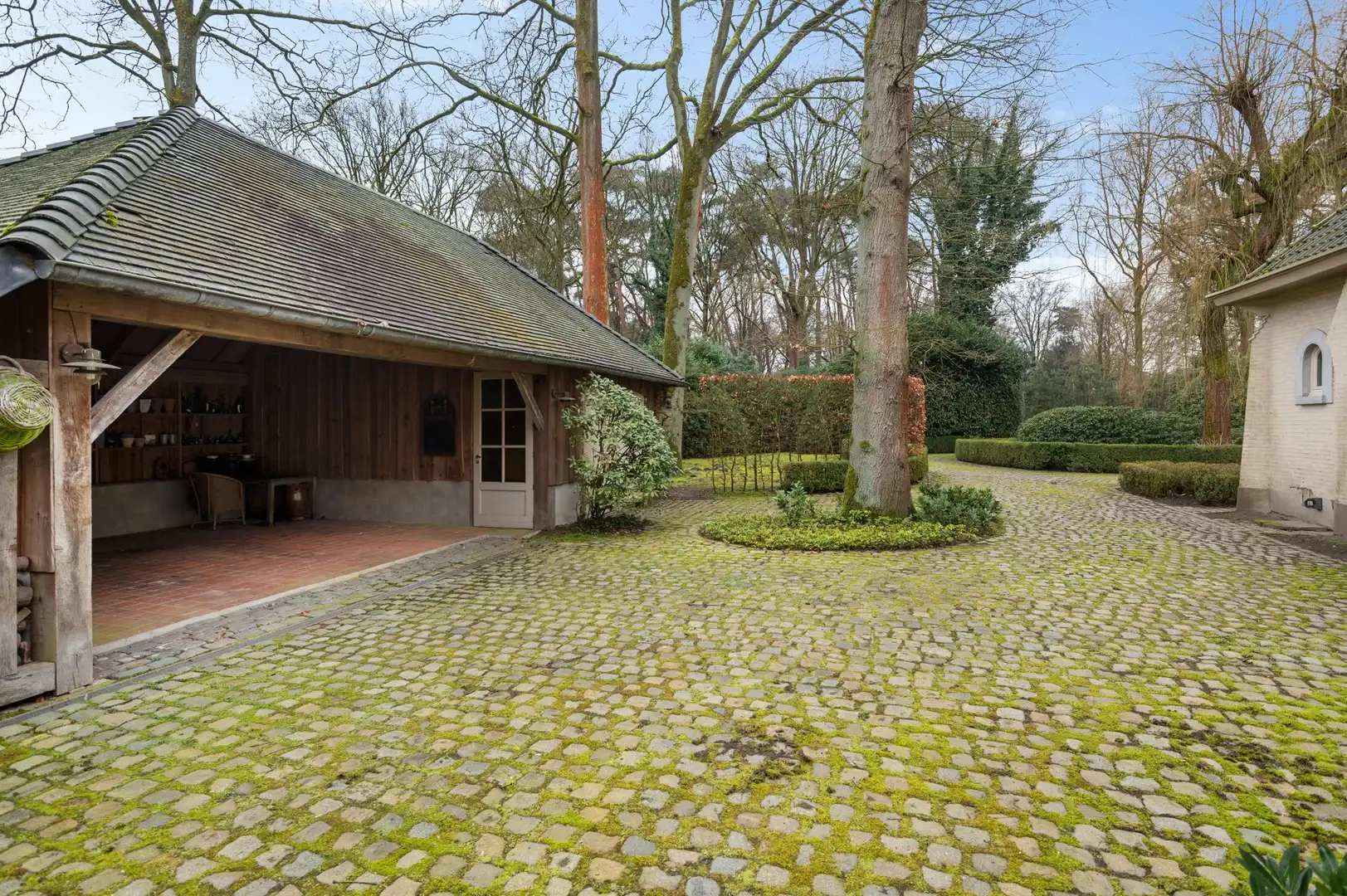 Stijlvolle villa in gegeerde doodlopende straat foto 26