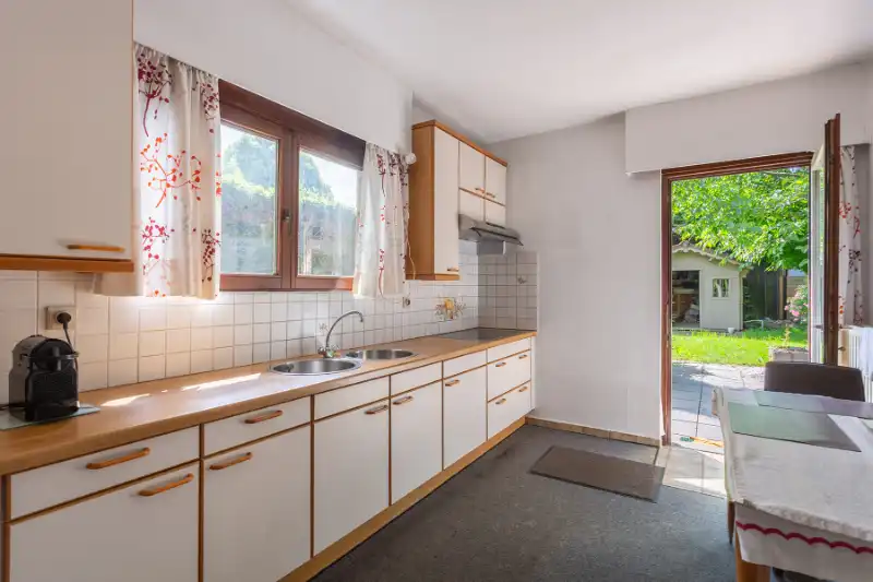 Villa op toplocatie, uiterst veel privacy in zeer rustige straat! foto 8