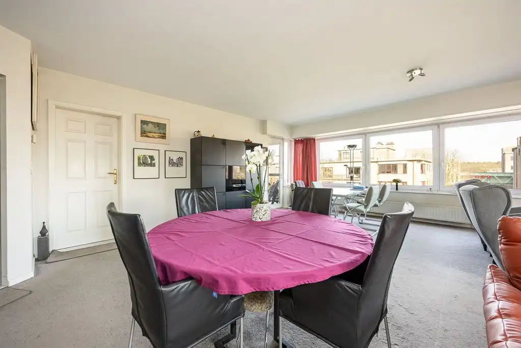 Groot hoekappartement met bijzonder veel lichtinval op de 3e verdieping foto 5