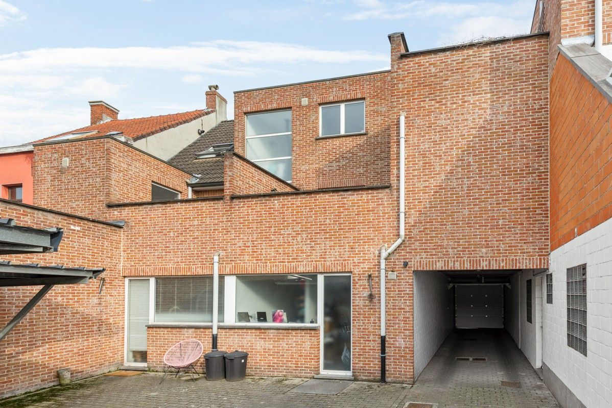 Opbrengsteigendom in het hart van Westmalle foto 5