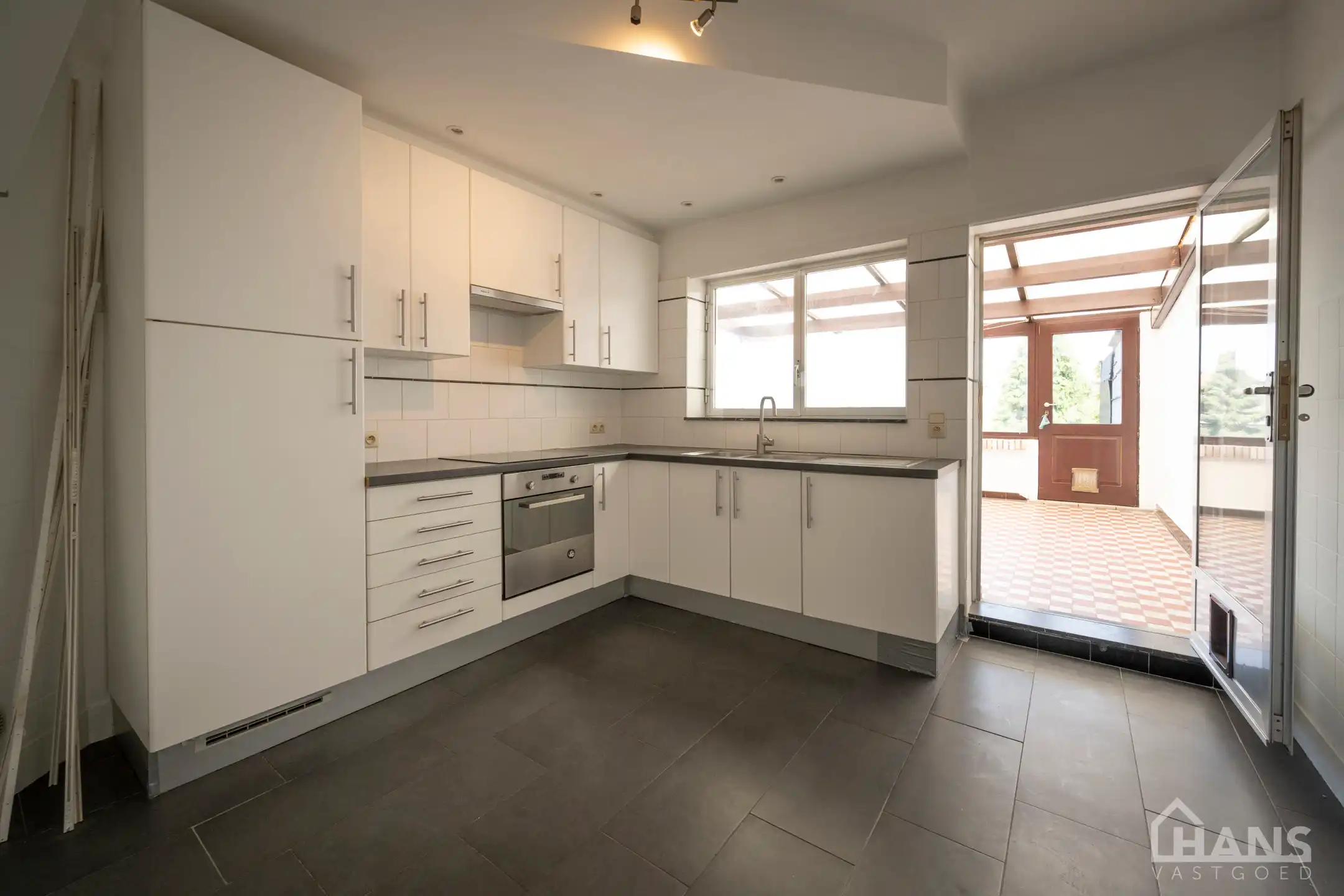 Tof, opgefrist appartement. foto 5