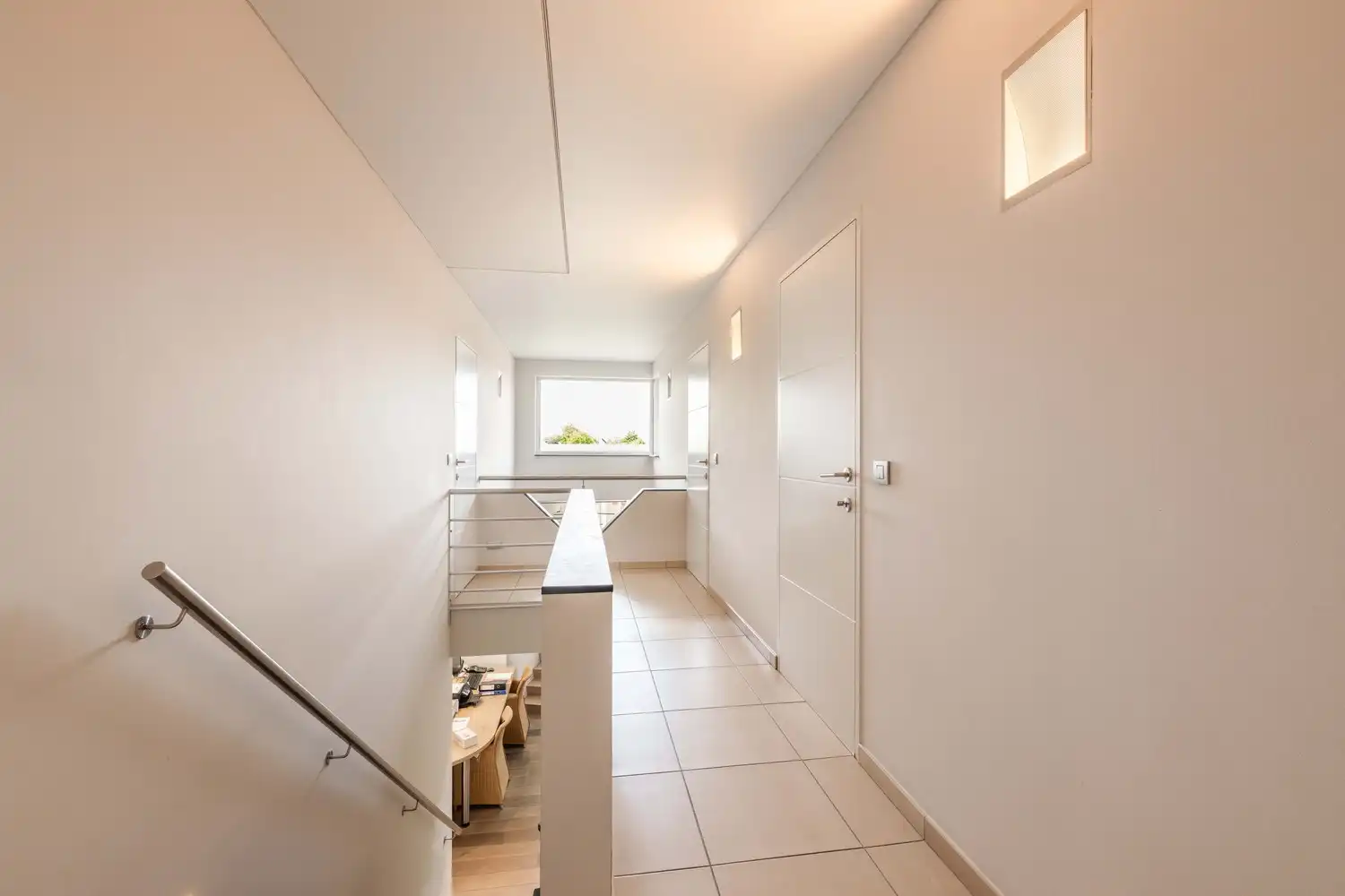 Ruime woning met praktijkruimte te Ruiselede. foto 10