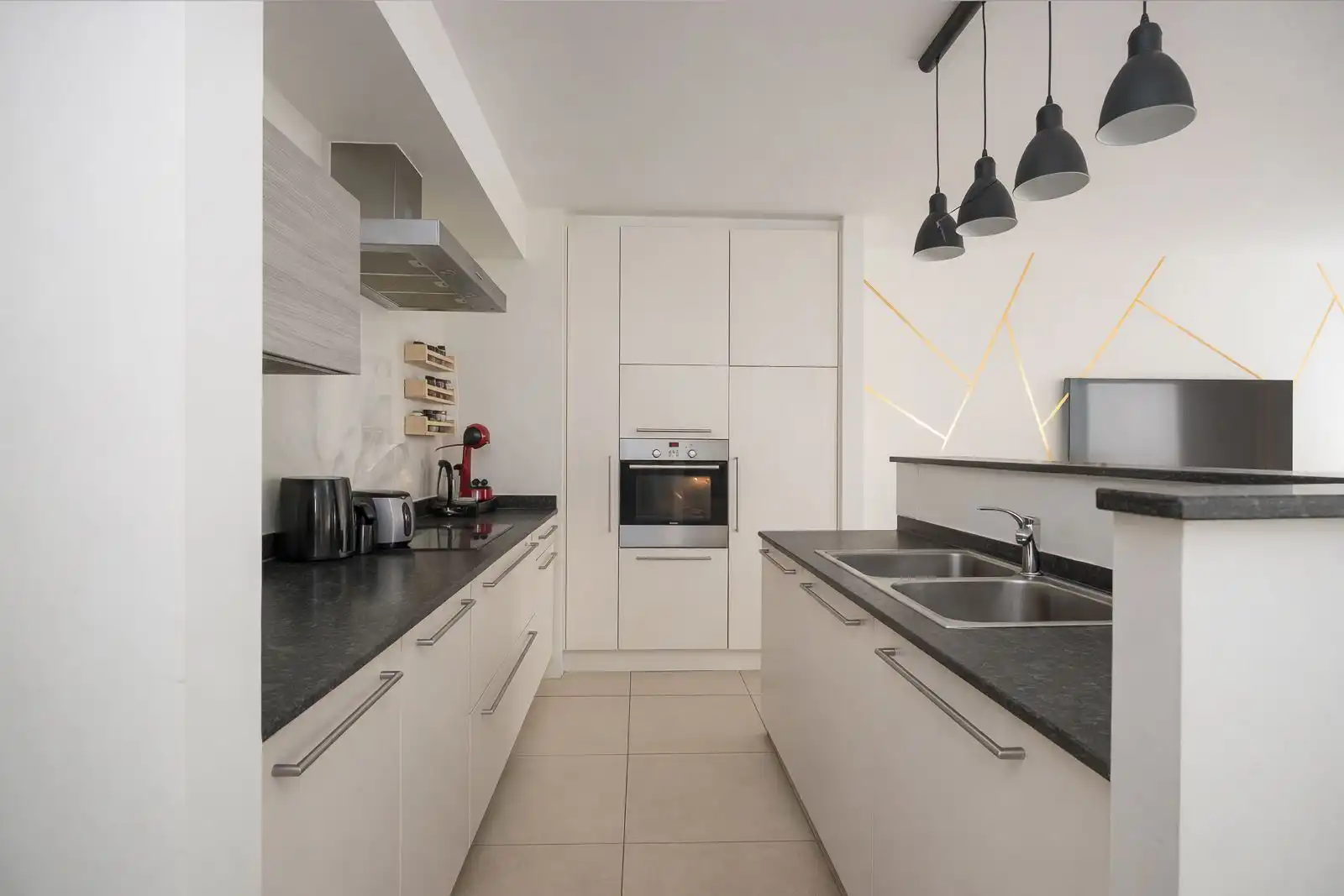 Comfortabel appartement met ruim terras én staanplaats in centrum Kapellen! foto 3