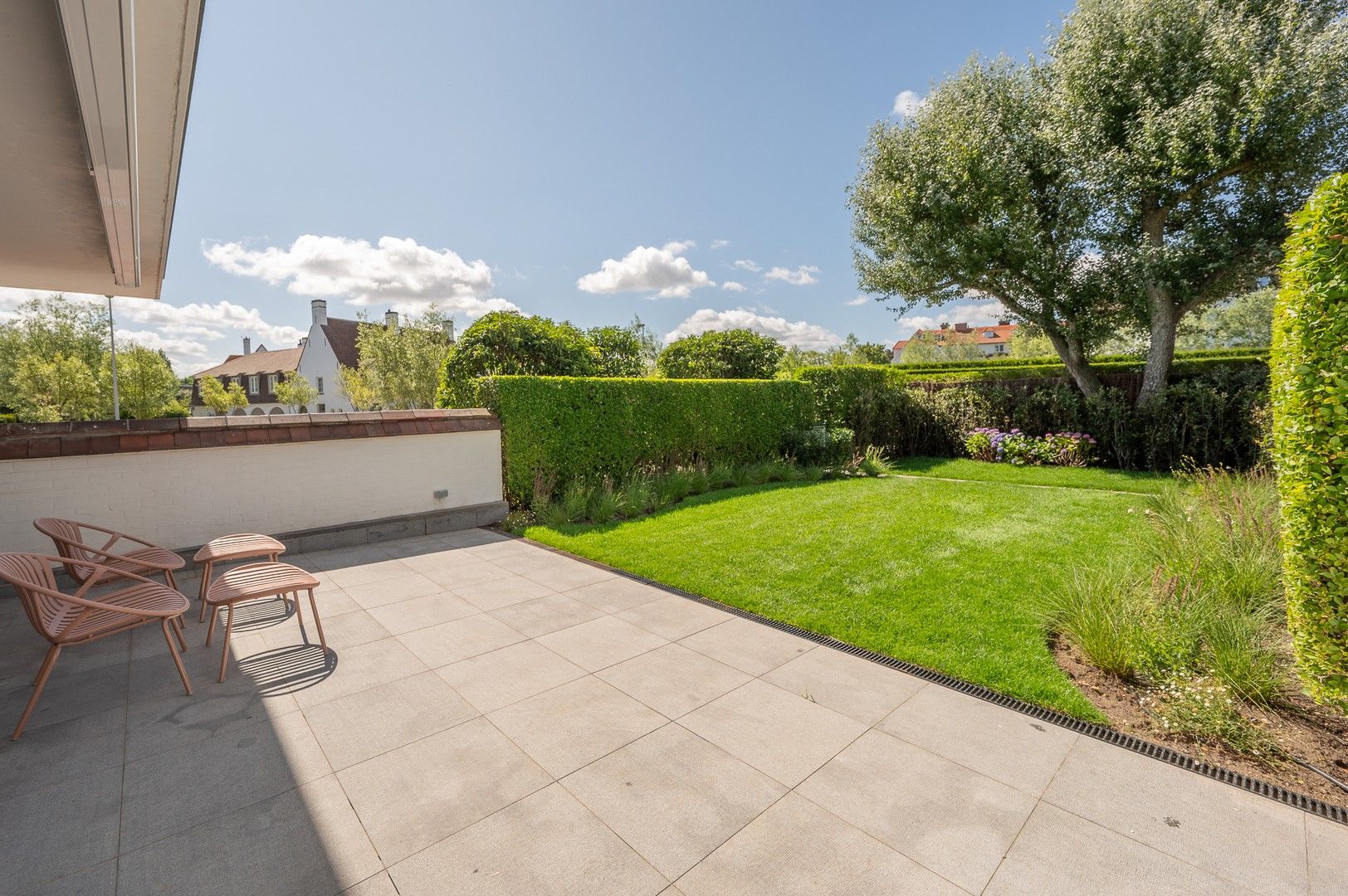 Prachtig tuinappartement met zuid gerichte tuin gelegen in het Zoute, op wandelafstand van de zee. foto 13