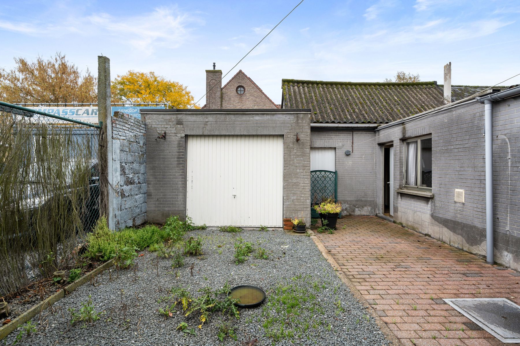 Te renoveren, halfopen, bebouwing op gunstige ligging foto 17