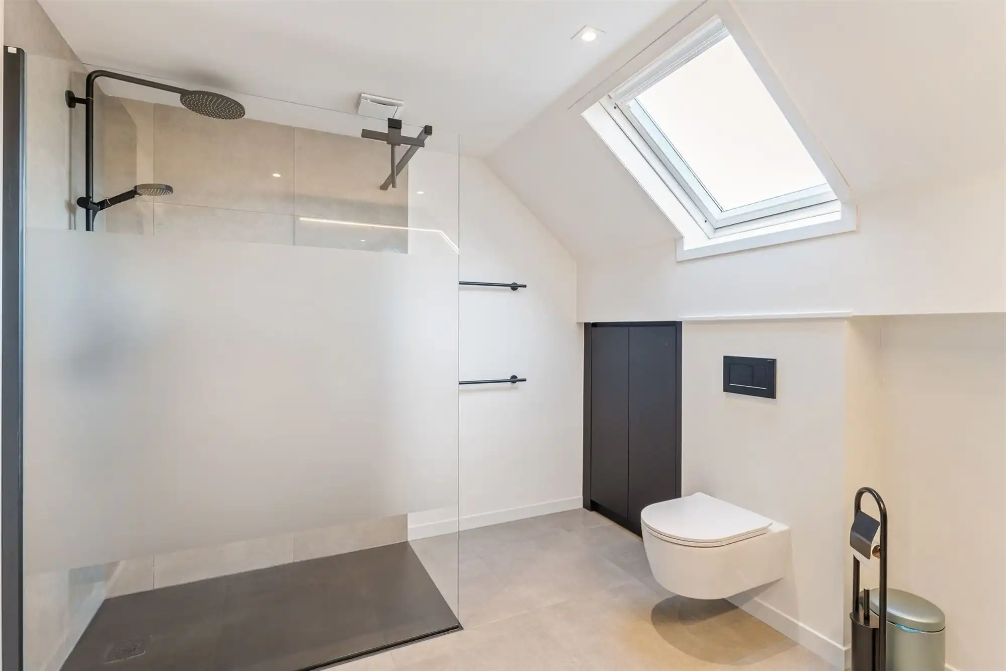 MOOI GERENOVEERDE WONING MET 4 SLAAPKAMERS OP RUSTIGE LIGGING VLAKBIJ KOERSEL CENTRUM foto 14