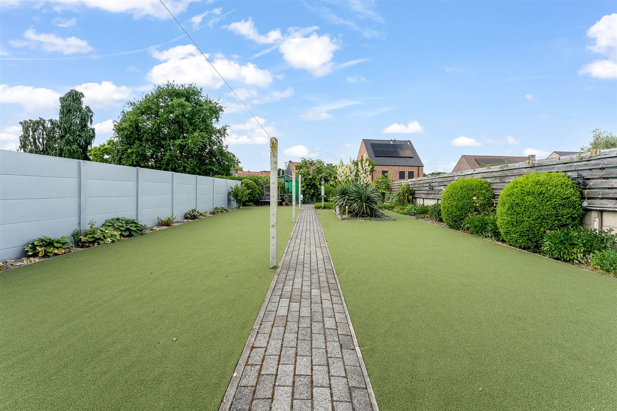 PERFECT ONDERHOUDEN WONING MET RUIME GARAGE EN BIJGEBOUW foto 21