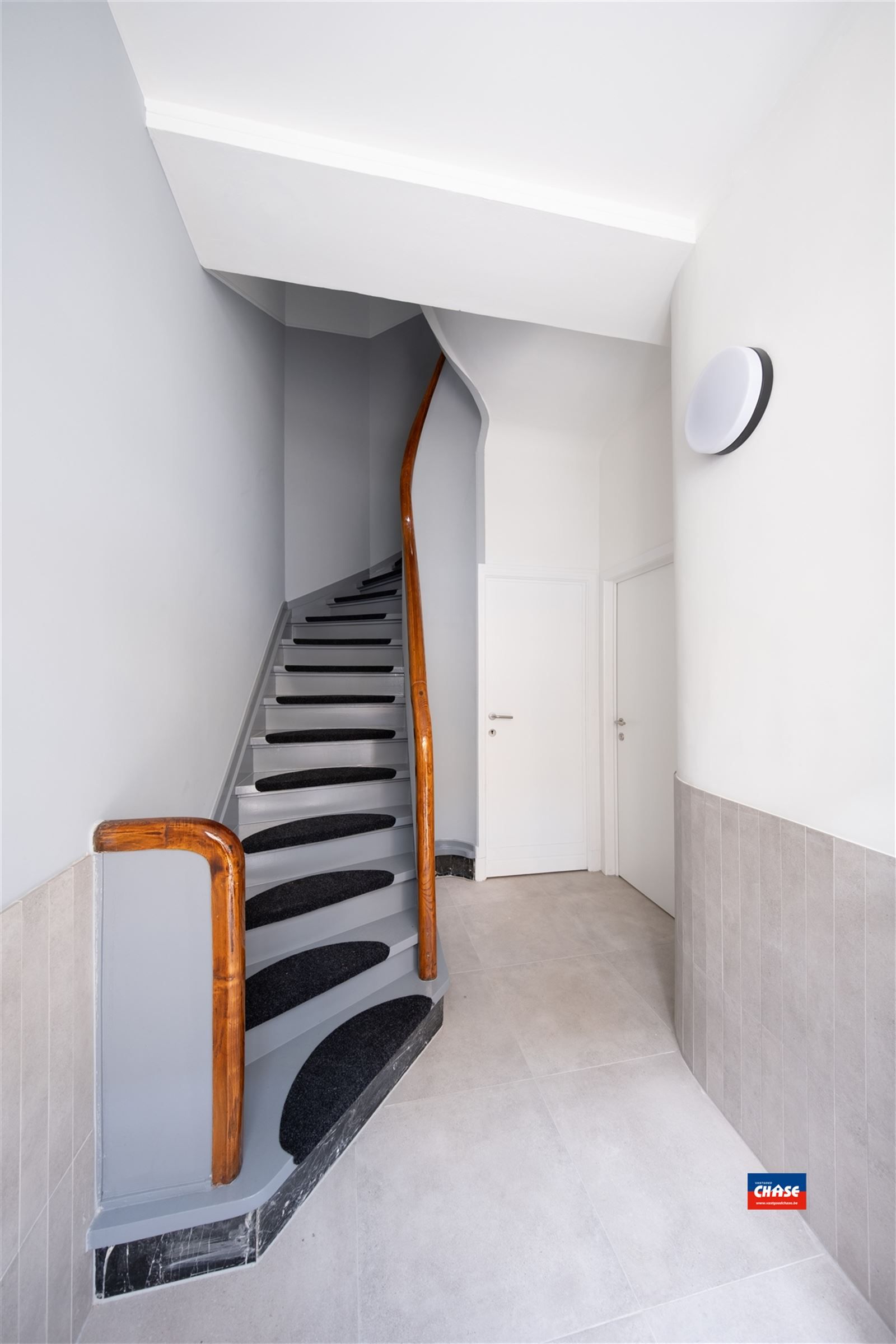 Gerenoveerd gelijkvloersappartement met één slaapkamer en stadstuin foto 19