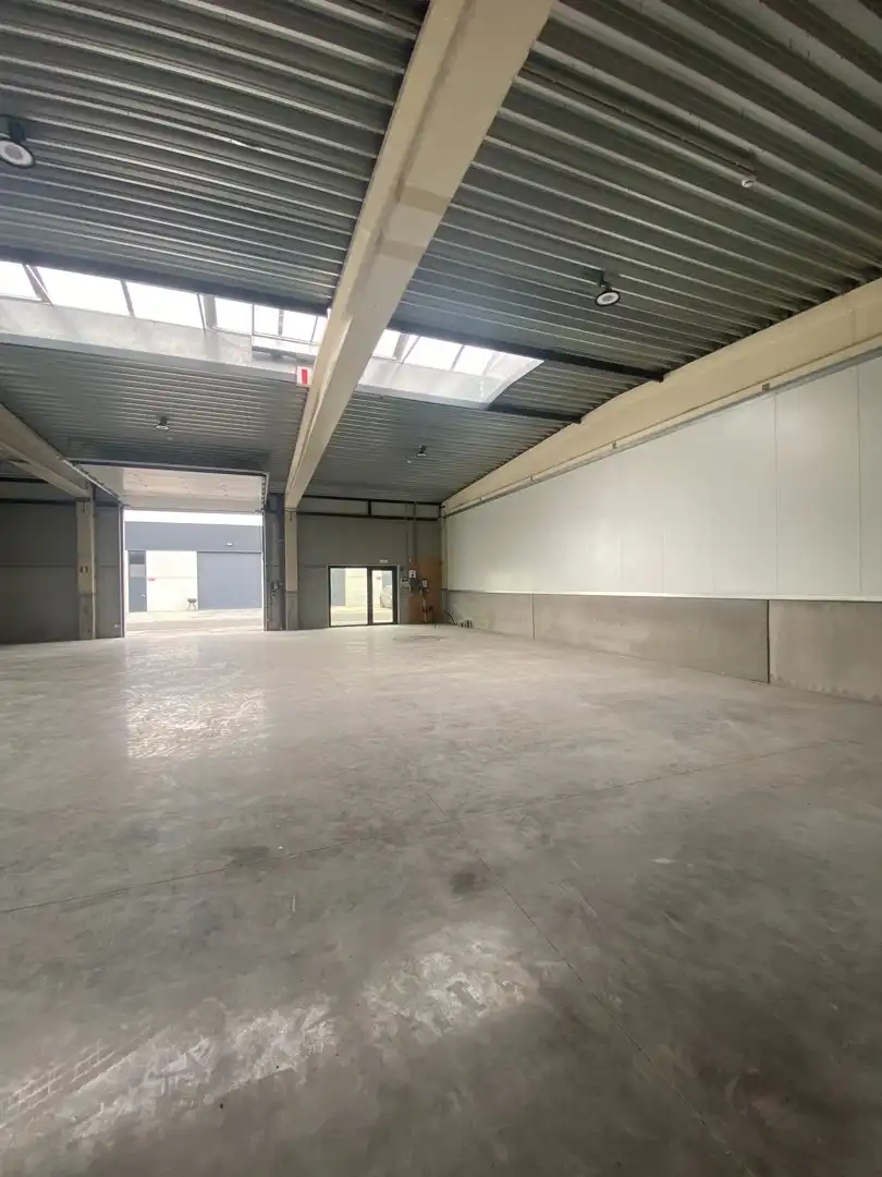 Loods van 337 m² te huur in bedrijvenpark Melkerij (Evergem-Sleidinge) foto 5