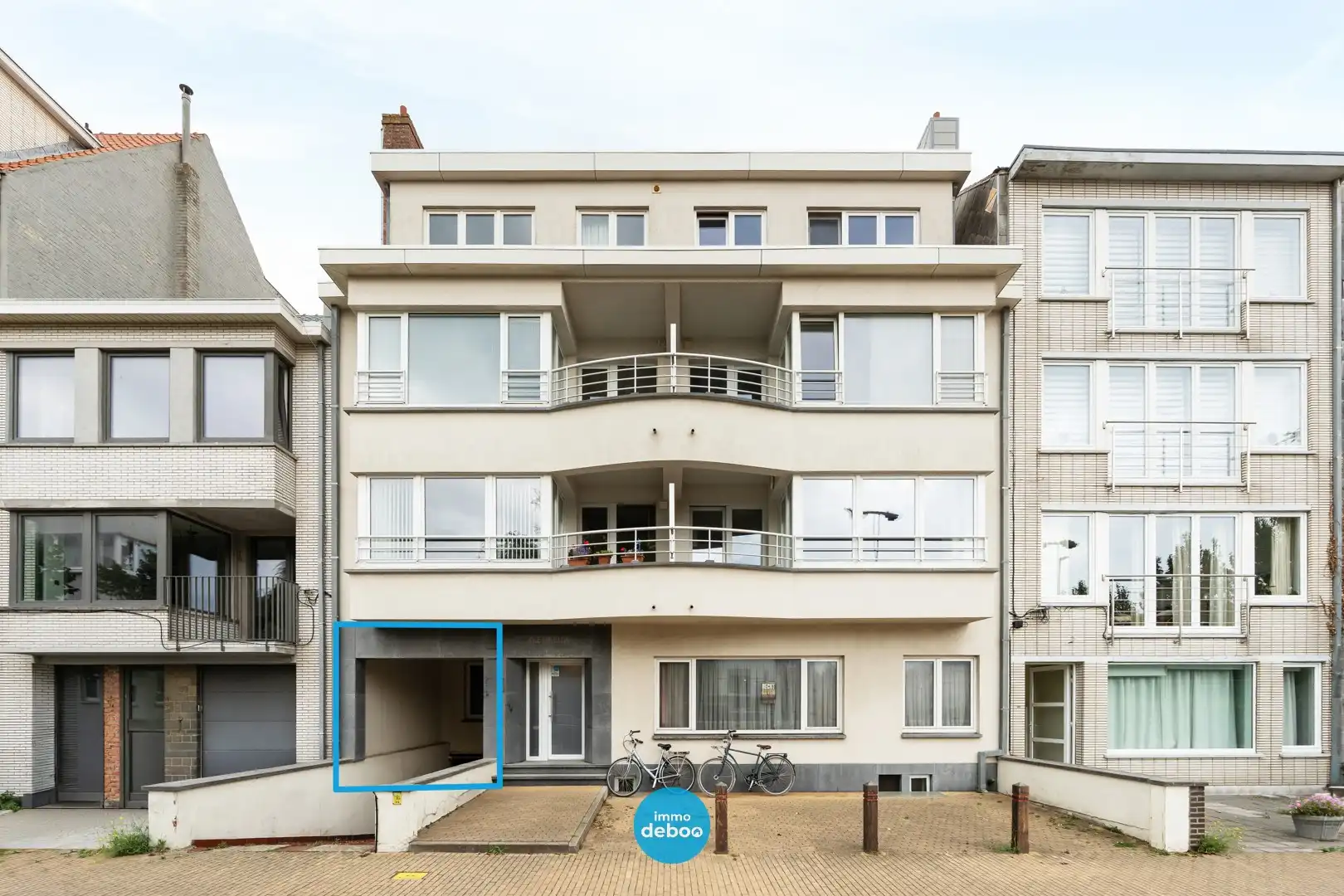 Gelijkvloers appartement met 1 slaapkamer vlak bij zee foto {{pictureIndex}}