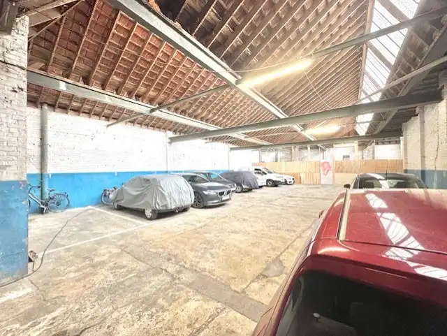 PARKINGS TE HUUR TE CENTRUM KORTRIJK foto 8