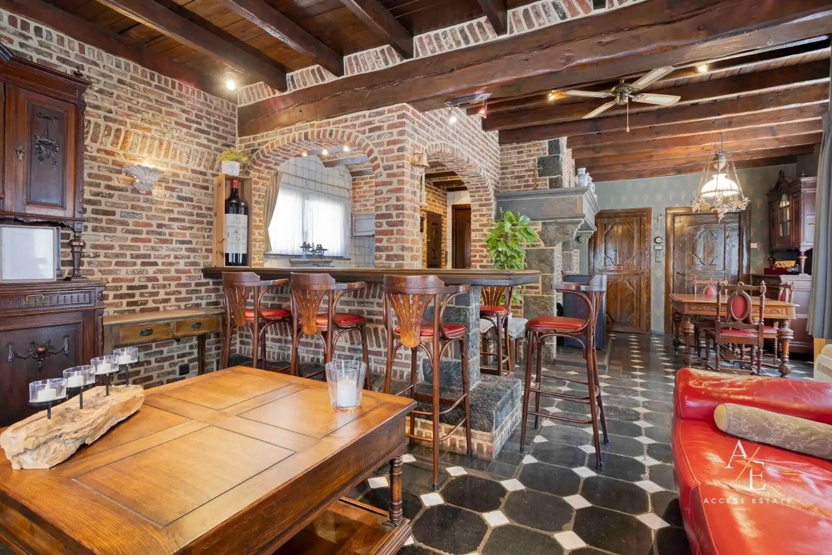 OOSTAKKER - Karaktervolle open bebouwing met grote tuin nabij het centrum foto 2