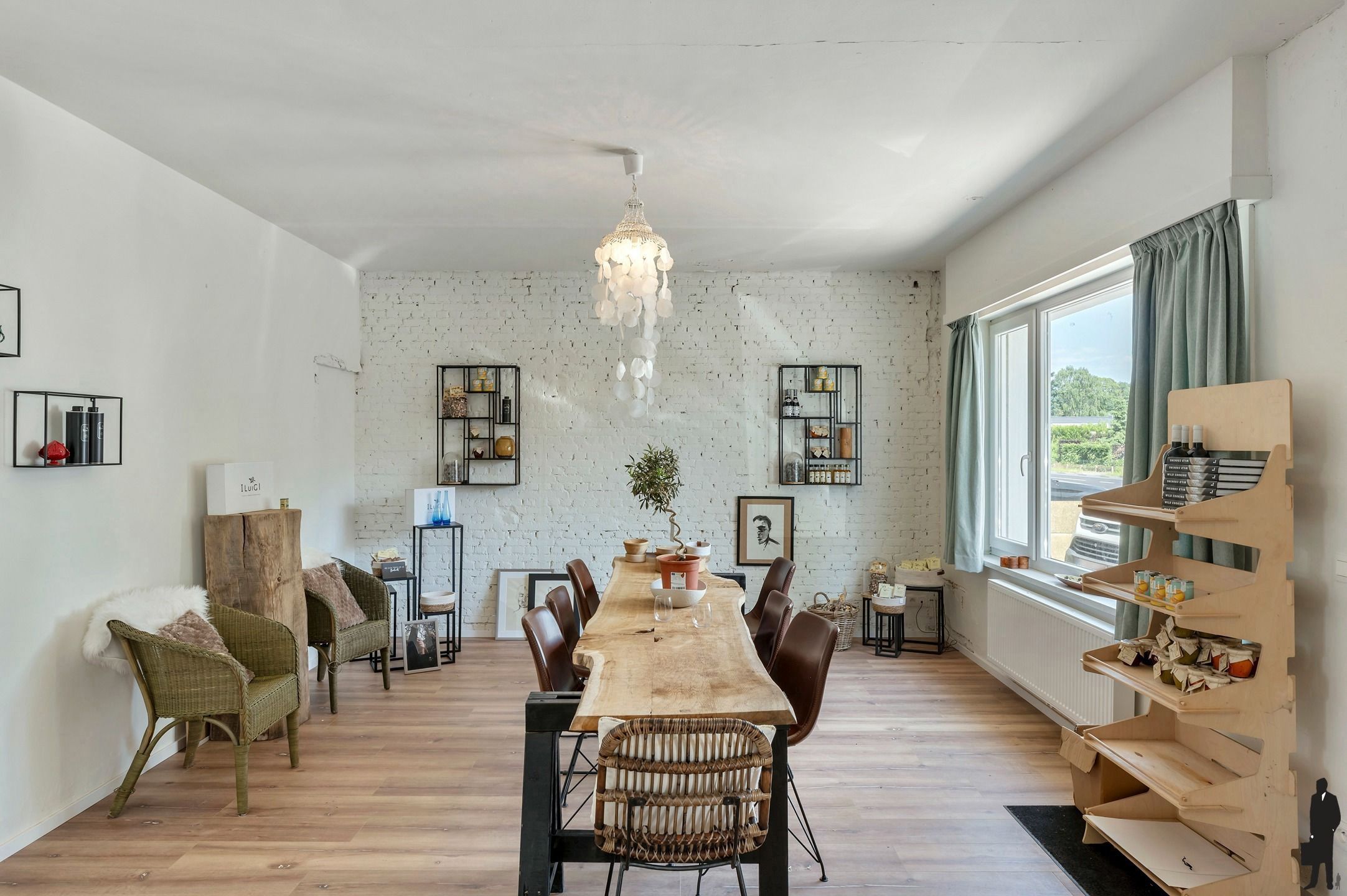 Gerenoveerd opbrengsteigendom: handelsruimte, duplex, studio foto 8