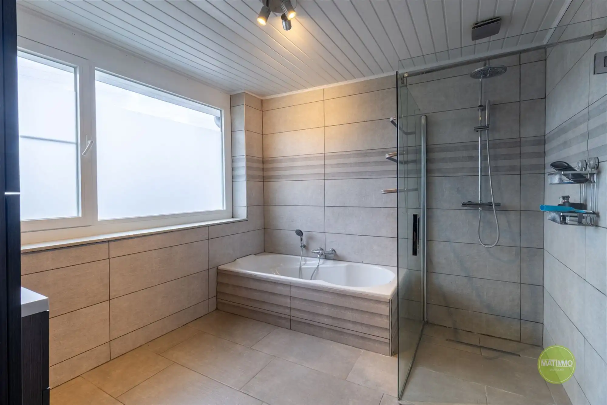 Rustig gelegen gezinswoning met 3 slaapkamers te Mol  foto 15