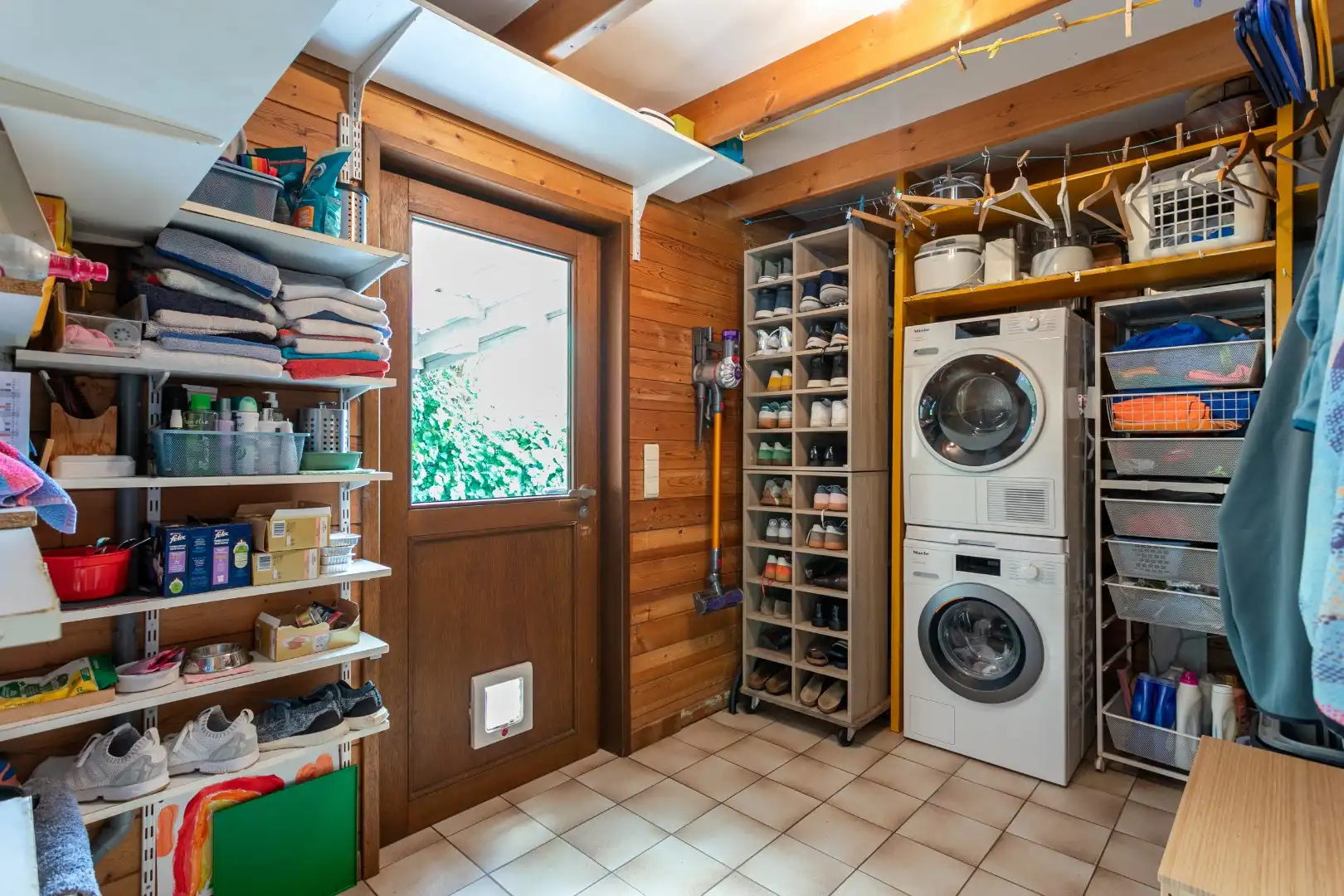 Ruime woning gelegen in een groene omgeving foto 13