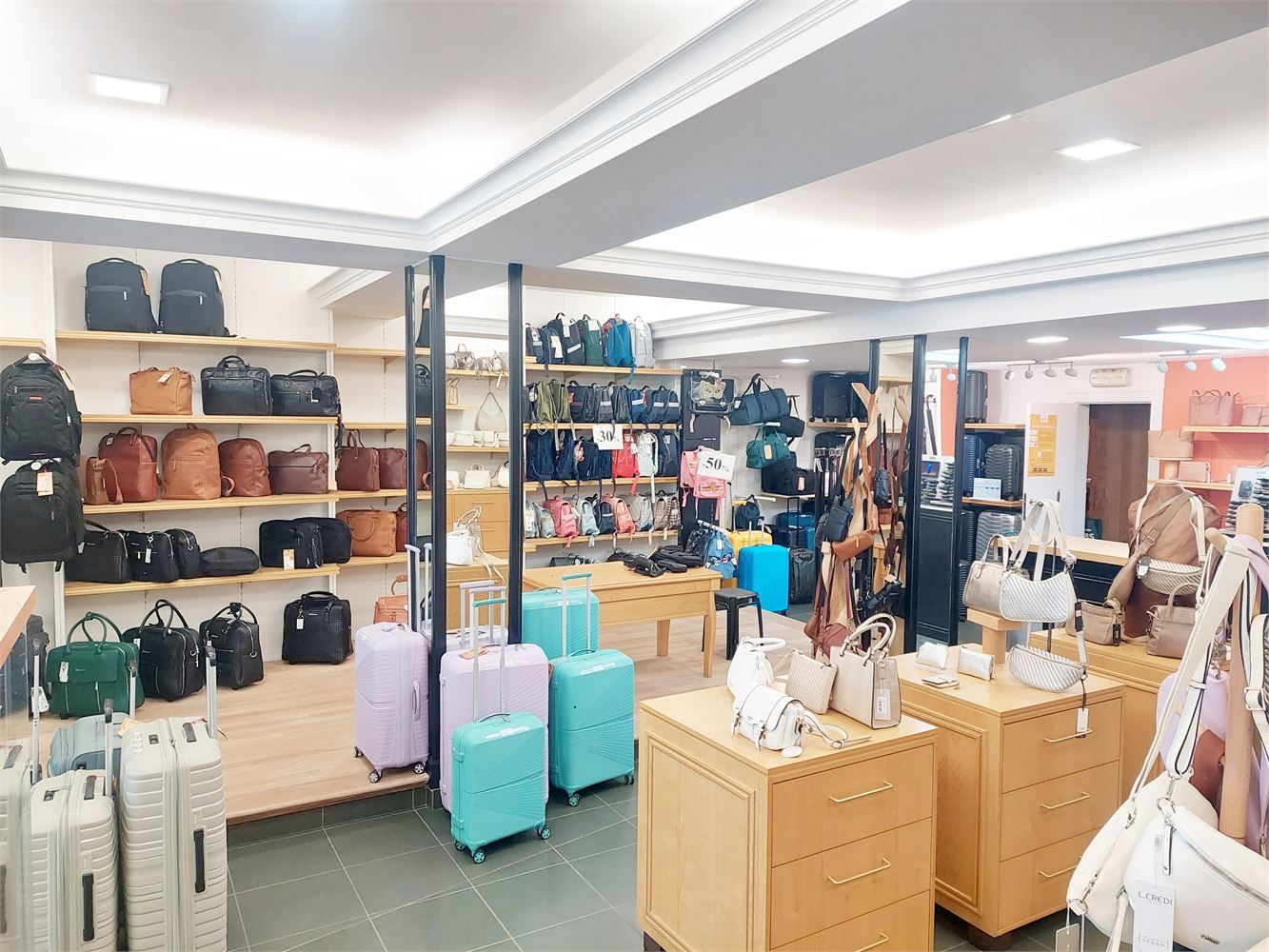 TOPGELEGEN HANDELSPAND MET POTENTIEEL IN HARTJE GEEL foto 5