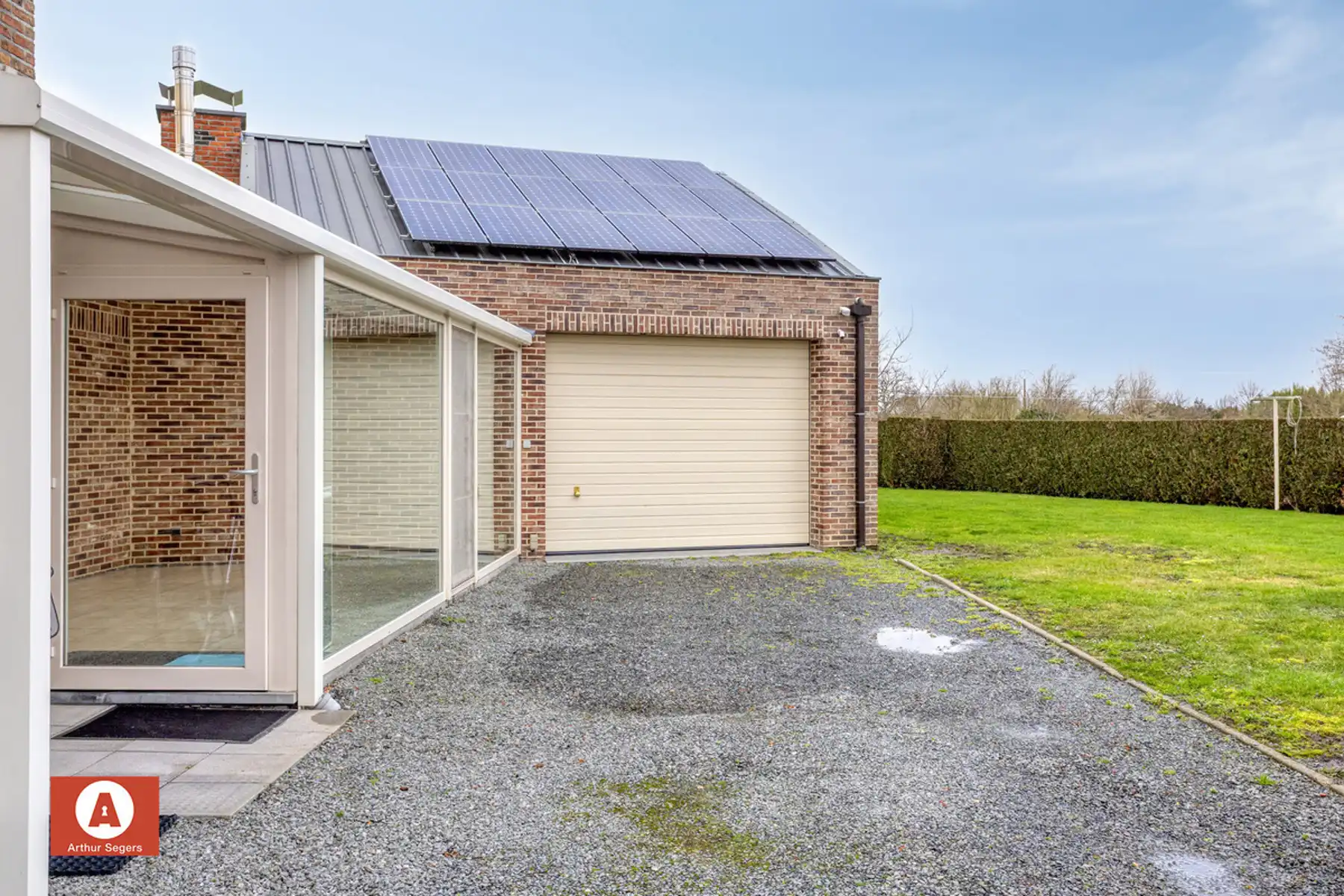 Instapklare HOB met oprit & dubbele garage met zolder. foto 27