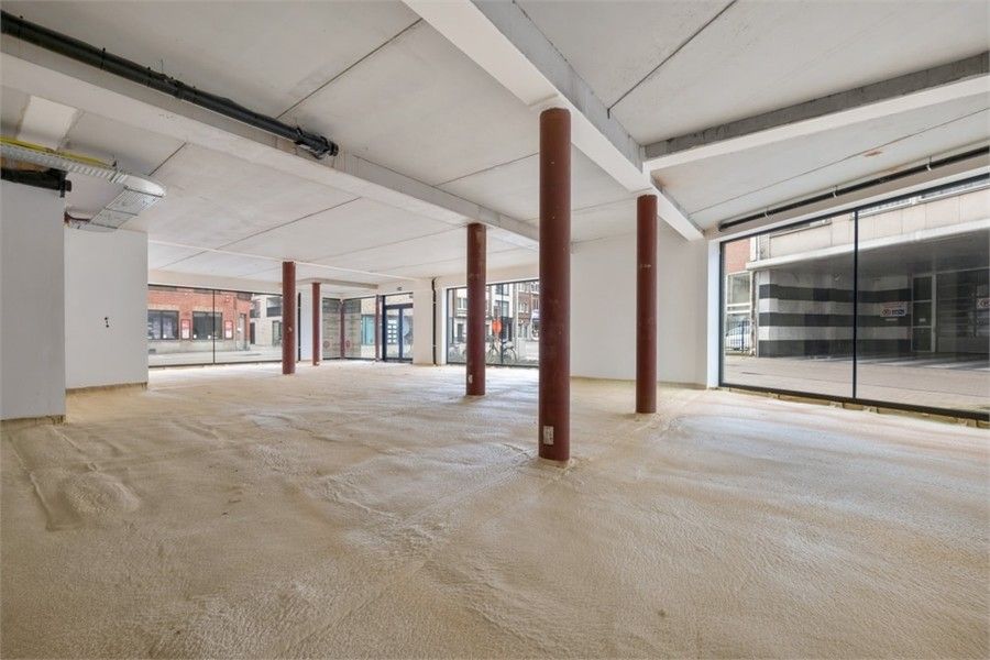 UNIEK CASCO HANDELSPAND VAN 196M² OP EEN TOPLOCATIE IN HASSELT foto 11