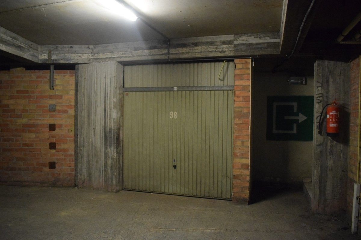 Zeer ruime garage te koop! foto 6