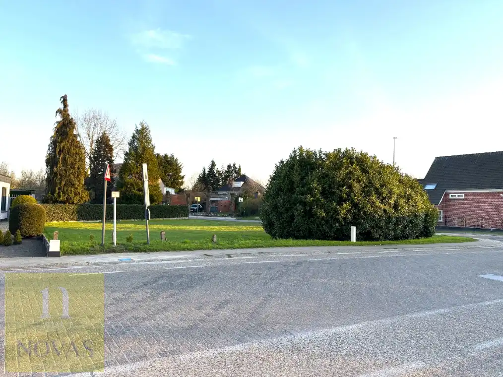 Mooie bouwgrond, dicht aan verbindingsweg en nabij centrum. foto 8