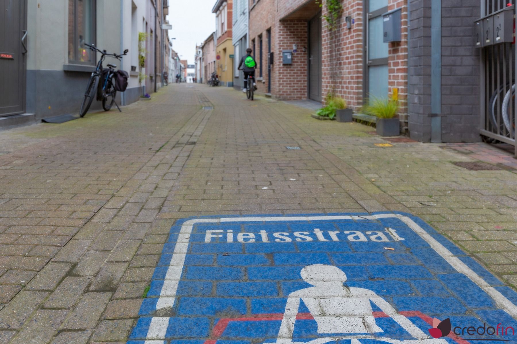 Ruime rijwoning met 4 slaapkamers foto 18