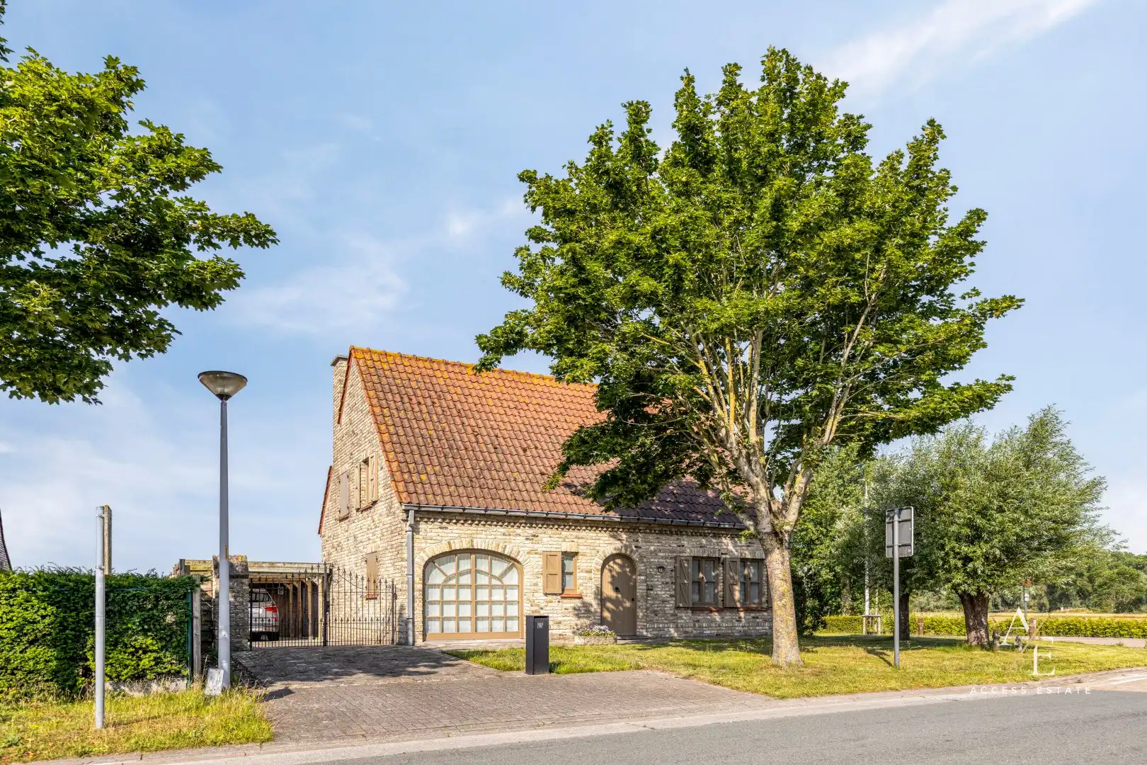 Instapklare en energiezuinige gezinswoning op een toplocatie in Nieuwpoort foto {{pictureIndex}}