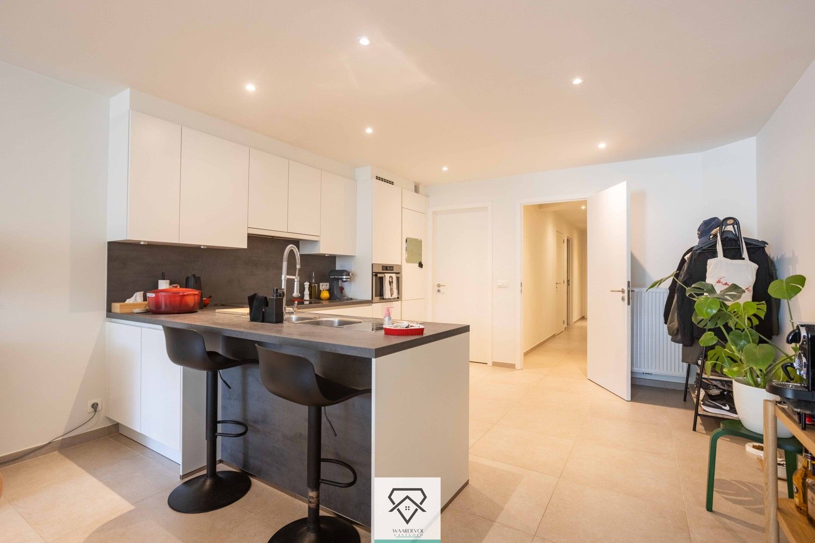 Uitzonderlijk appartement met tuin, zeer ruime garage en topligging nabij Sint-Pietersplein foto 9