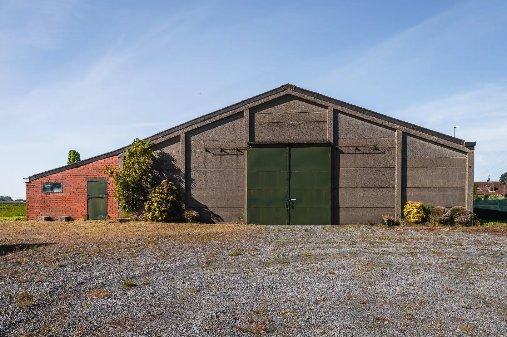 Alleenstaande woning van 291 m² met een loods van 473 m² en een schuur van 189 m² foto 9