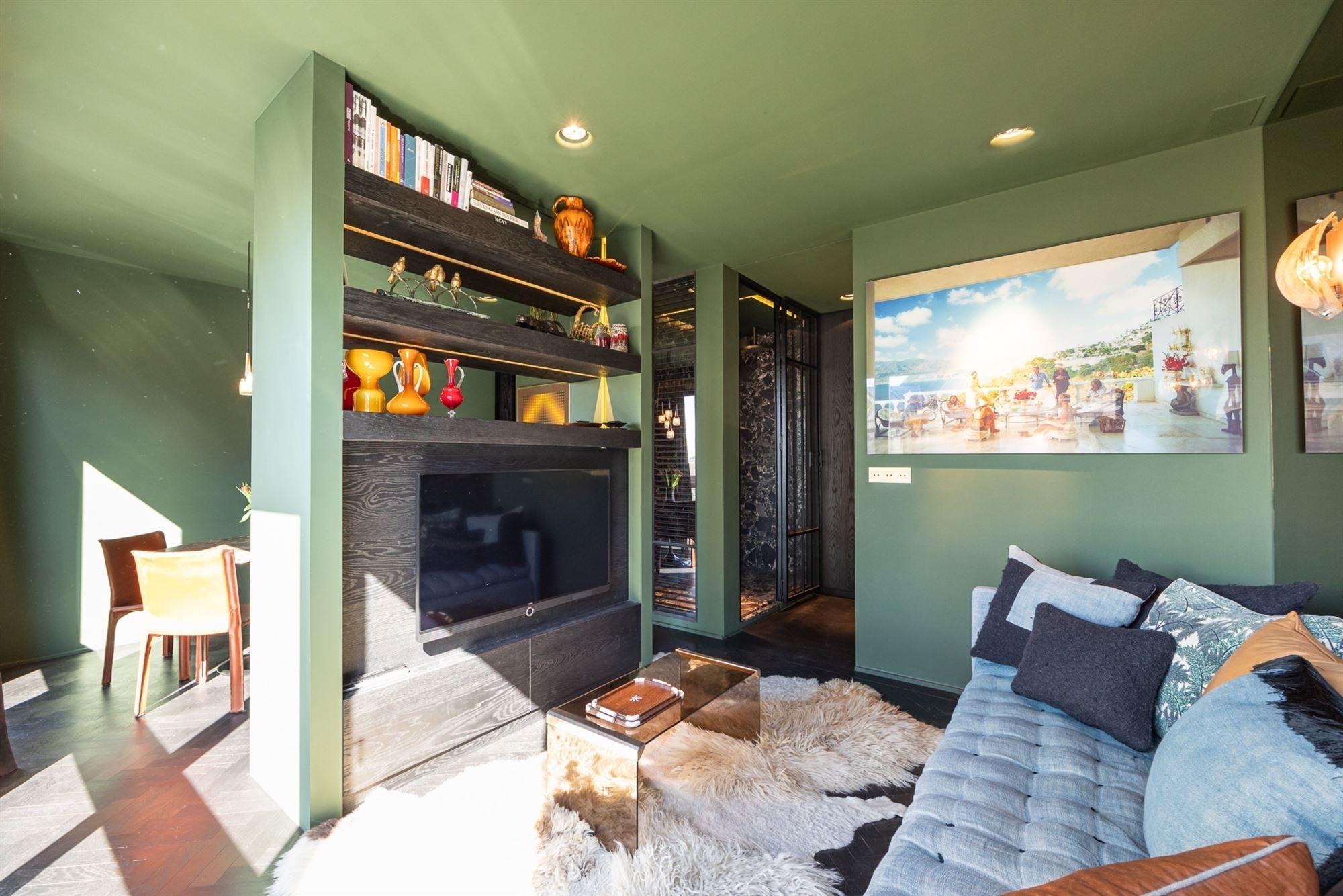 Luxueus gerenoveerd appartement aan het Theaterplein foto {{pictureIndex}}