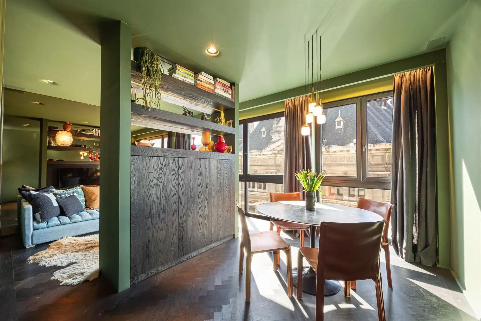 Luxueus gerenoveerd appartement aan het Theaterplein foto {{pictureIndex}}