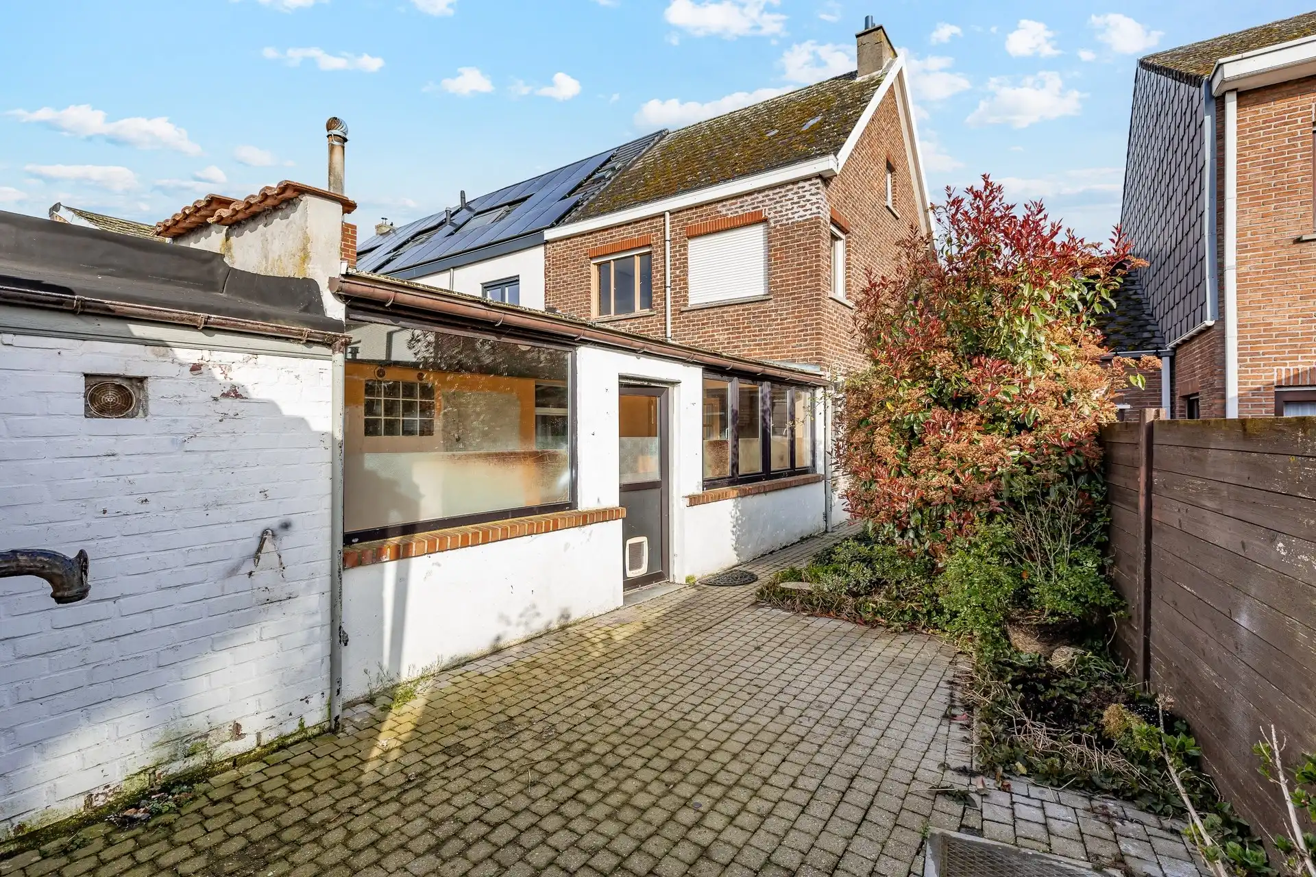 Gunstig gelegen op te frissen woning te Lede foto 14