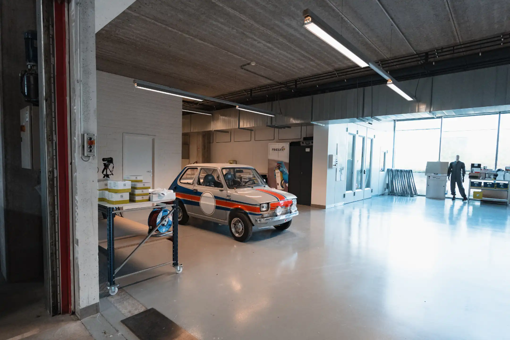 Modern bedrijfsgebouw langs E17 in Zwijndrecht foto 13