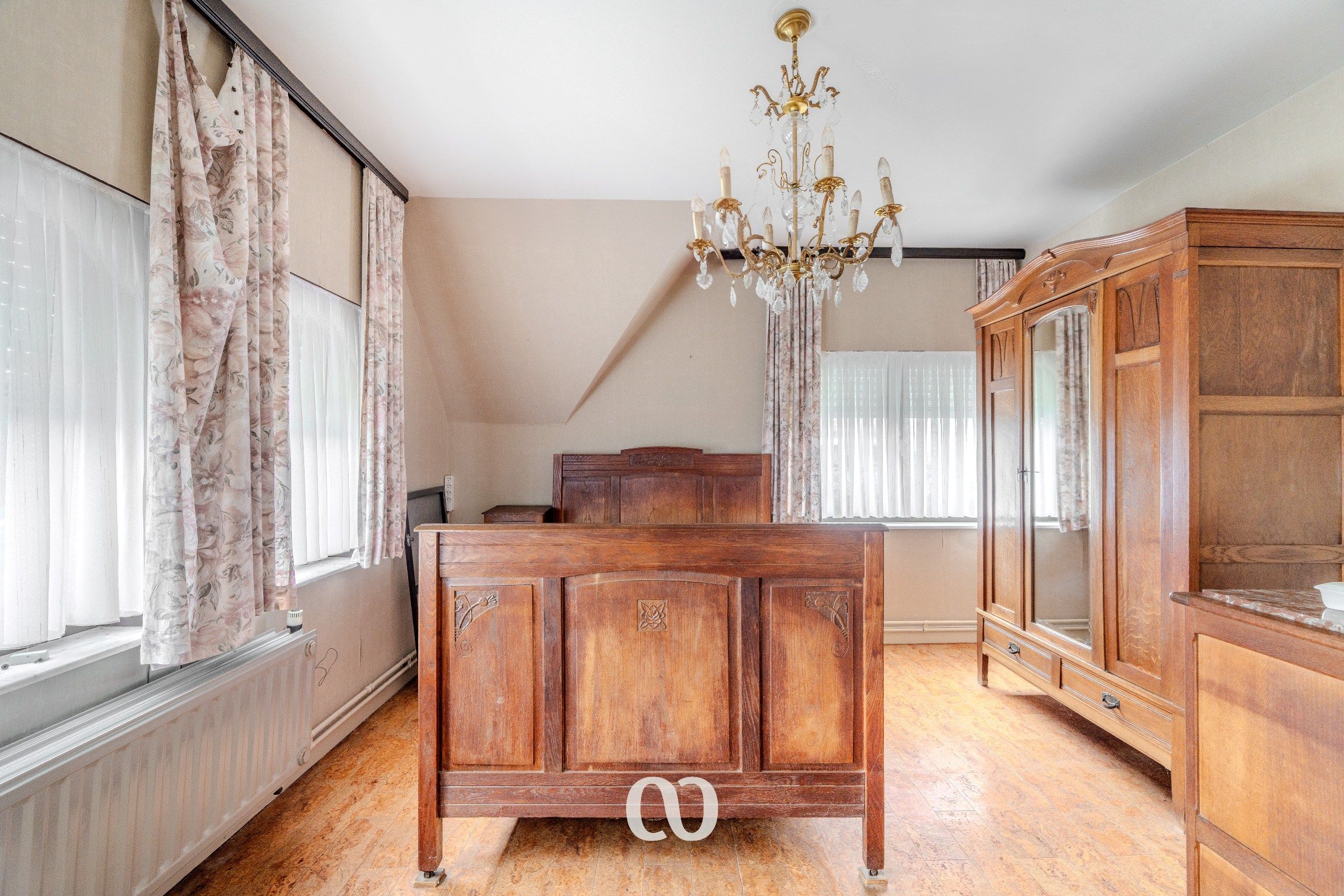 Alleenstaande woning met tuin en prachtig uitzicht in Huise foto 10
