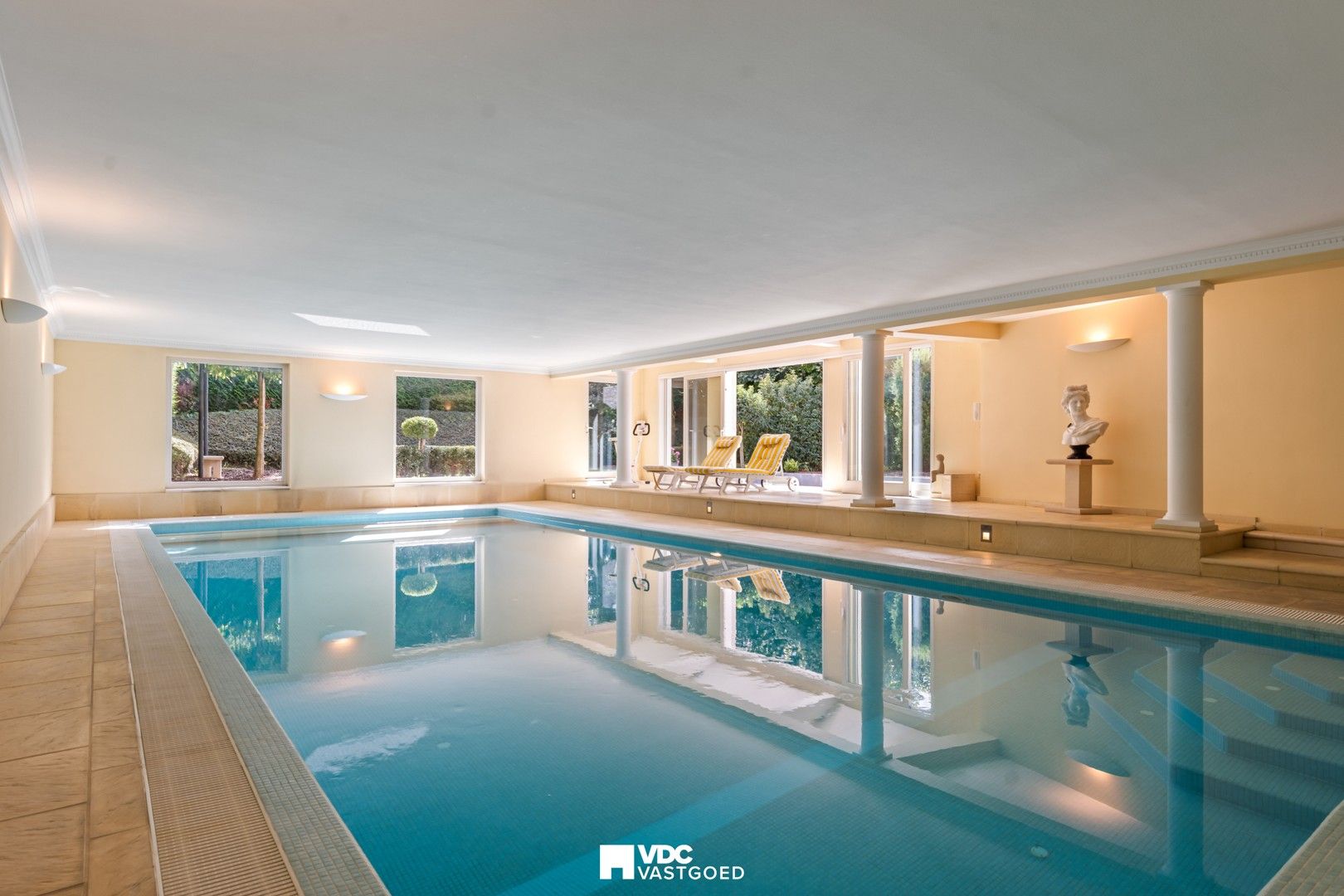 Huis te koop foto {{pictureIndex}}