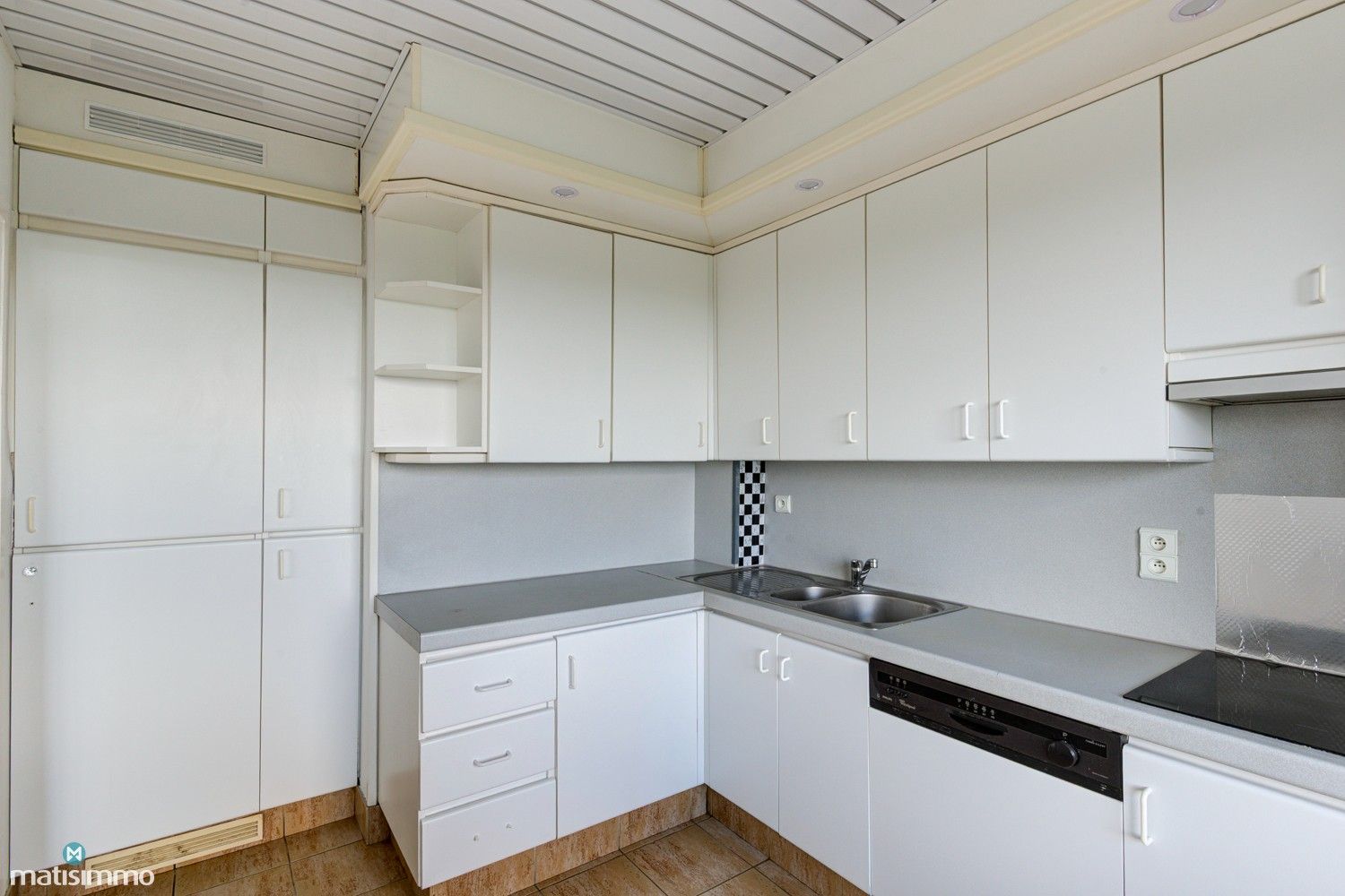 INSTAPKLAAR APPARTEMENT MET 2 SLAAPKAMERS EN WEIDS UITZICHT NABIJ STADSCENTRUM GENK foto 15