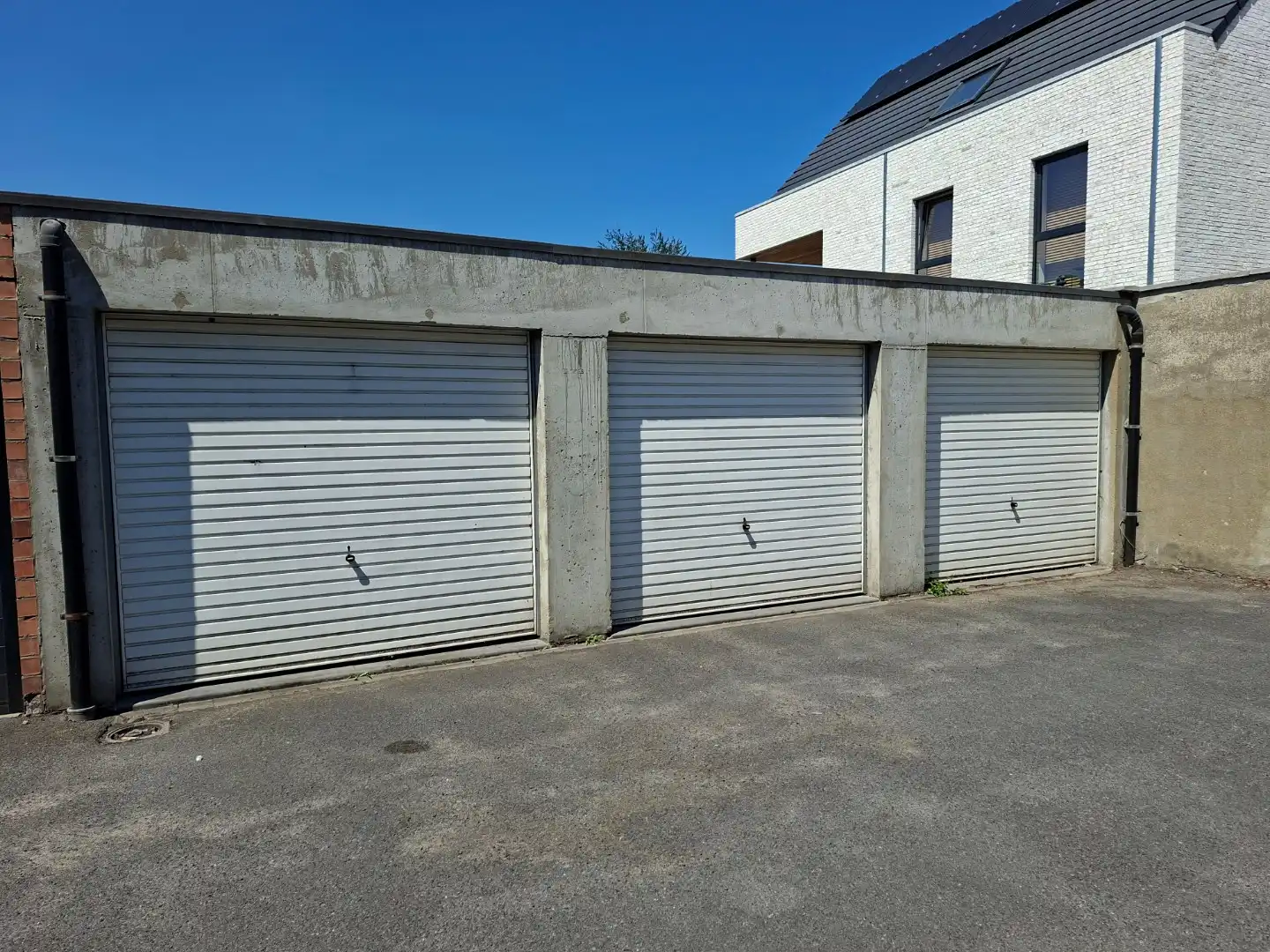 Garagebox foto {{pictureIndex}}