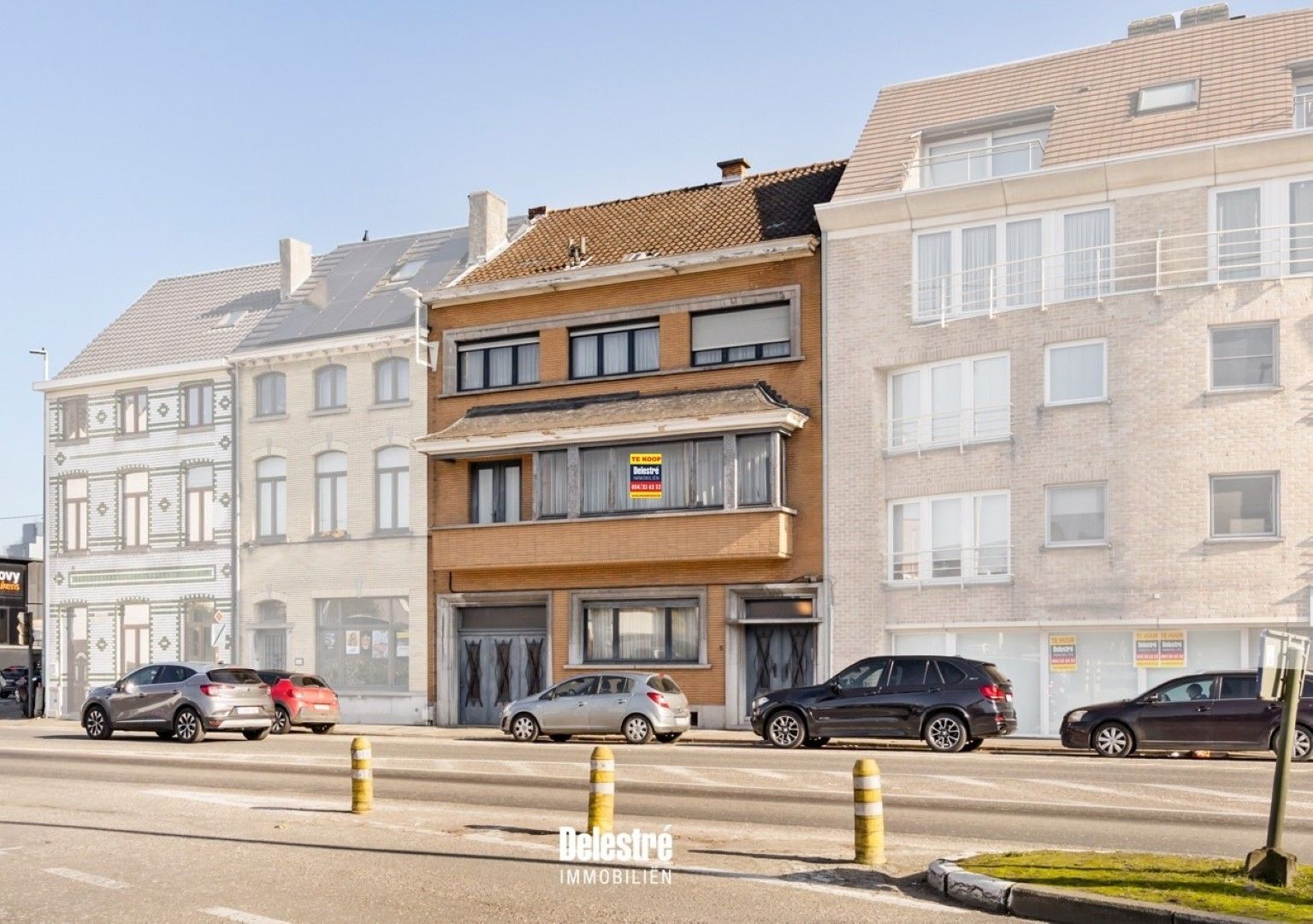 UNIEKE WONING NABIJ STADSPARK MET RUIME TUIN & GROOT POTENTIEEL   foto {{pictureIndex}}