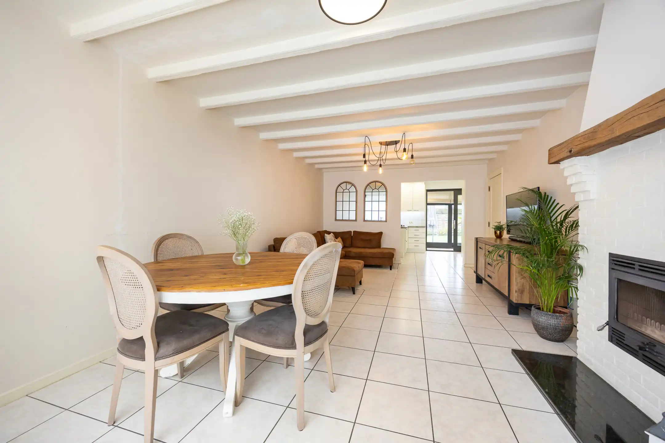 Gunstig gelegen woning met drie slaapkamers en garage foto 7