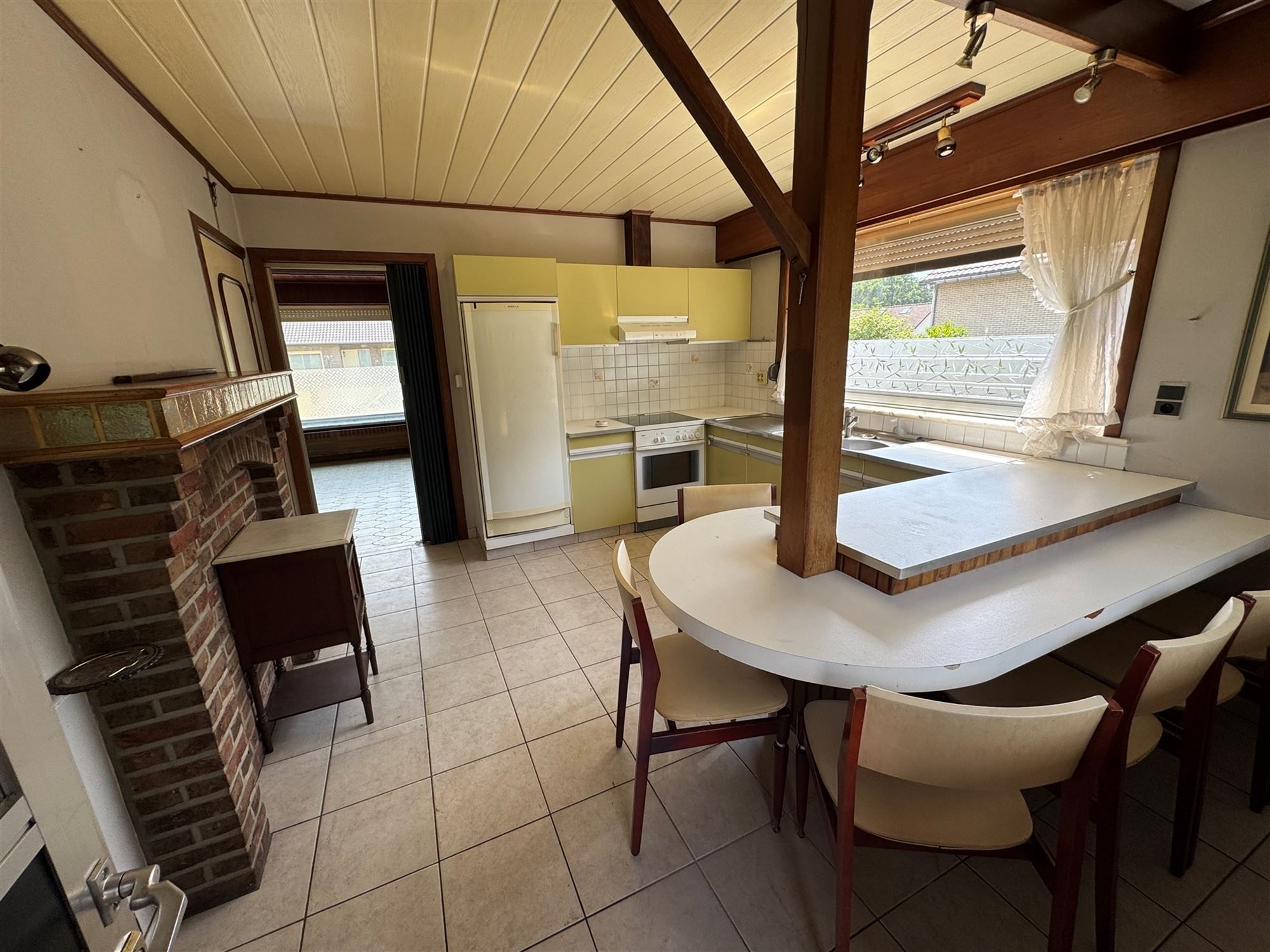 GOED ONDERHOUDEN GELIJKVLOERSE WONING (181M2) MET 3 SLAAPKAMERS EN GROTE TUIN (12A53) TE KOERSEL foto 6