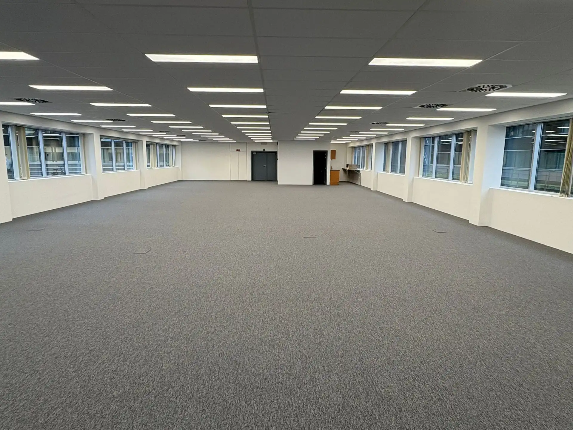 Kantoor 1.008 m² op het 1ste verdiep in het Axxes Business Park. foto 3