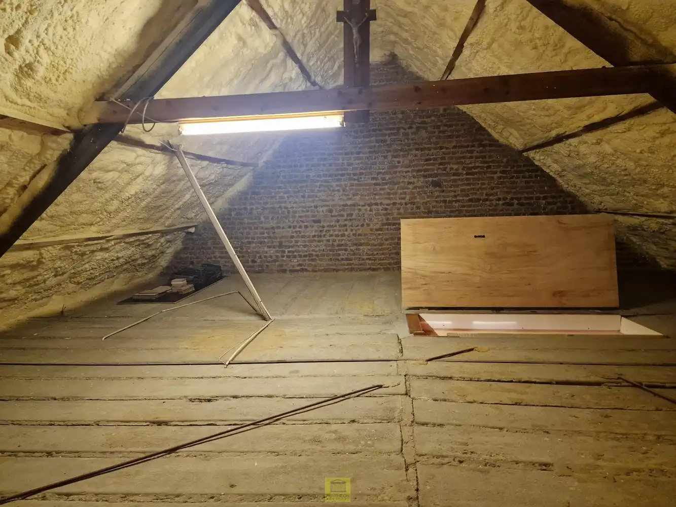 Gezinswoning met 4 slaapkamers, garage en ruime zolder (= extra kamers), rustig gelegen foto 19