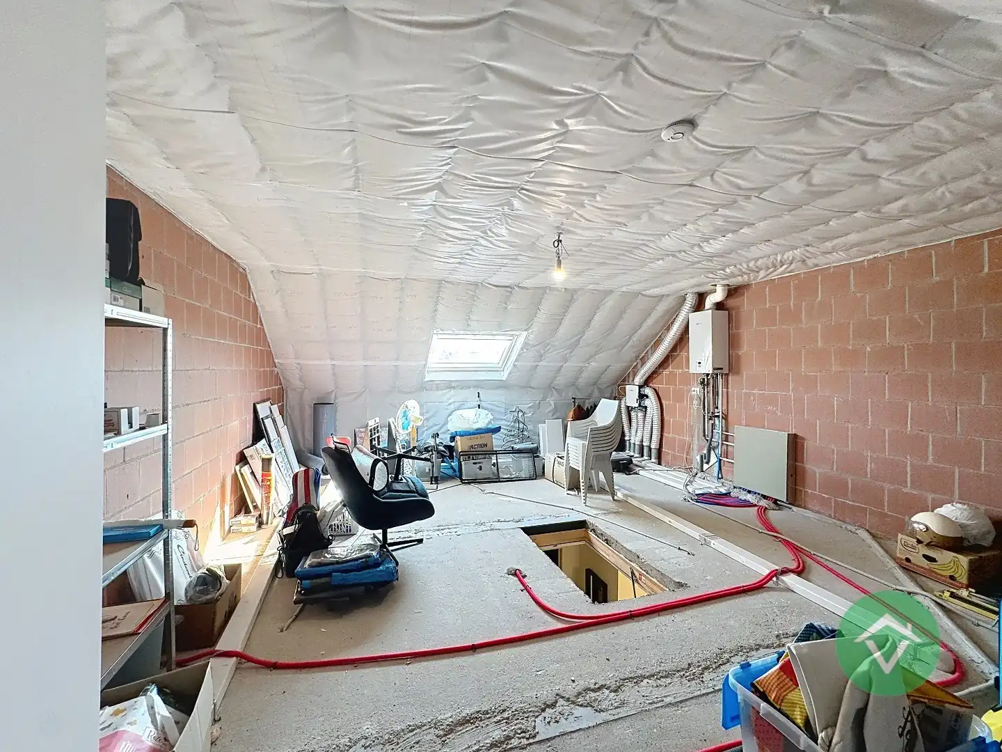 Recente gezinswoning (2019) met zonnige tuin en uitweg achteraan - instapklare topper. foto 30