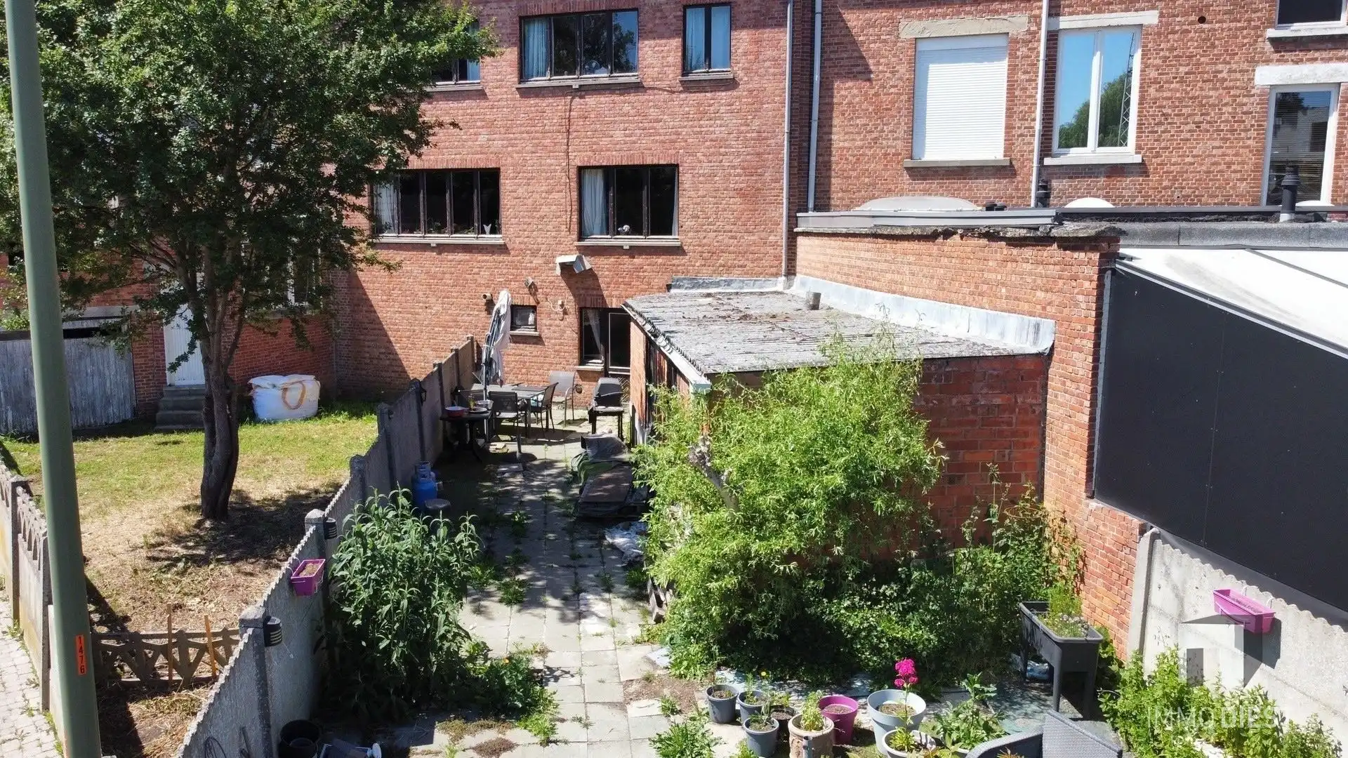 Te renoveren woning met 3 slaapkamers, 2 garages en tuin in Diest foto 38