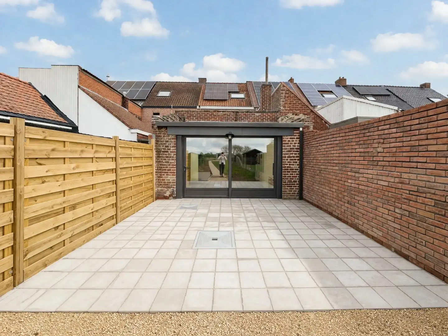 Gerenoveerde woning met o.a. 3 kamers, tuin & garage foto 17