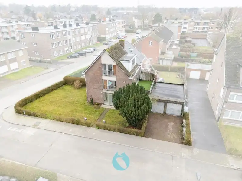 Gelijkvloers appartement met tuin en garage foto 11