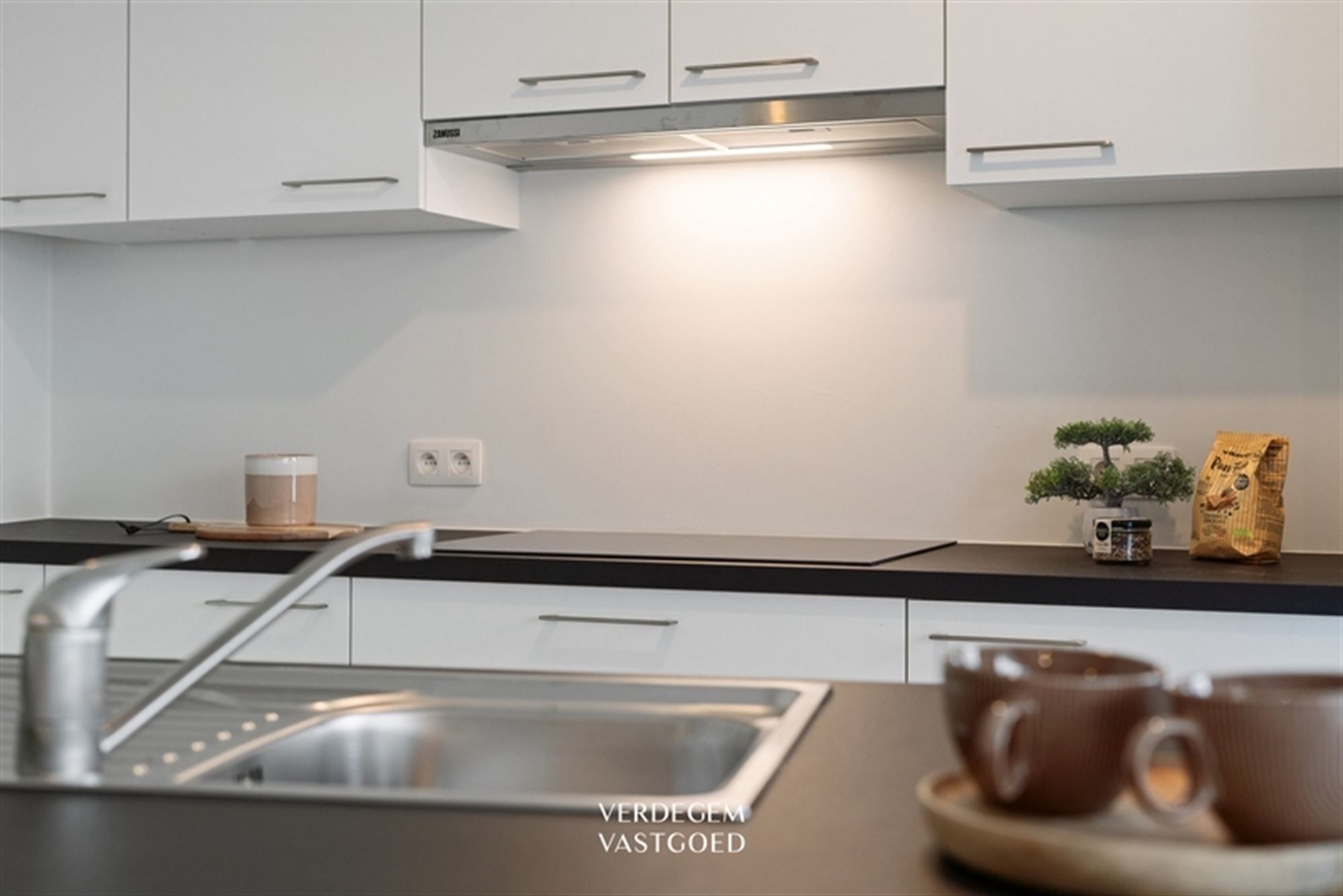 Een plek om thuis te komen: appartement met 2 slaapkamers en zonneterras foto 5