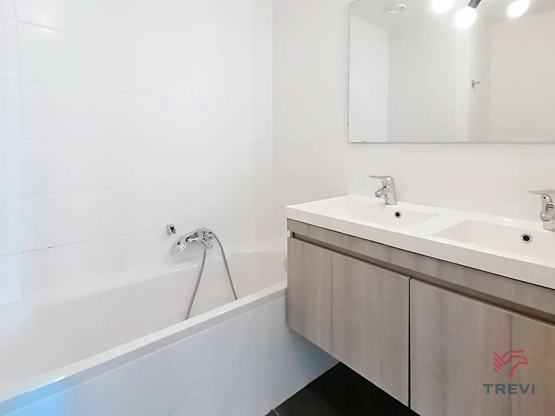 Ongemeubileerd appartement met 1 slaapkamer foto 7